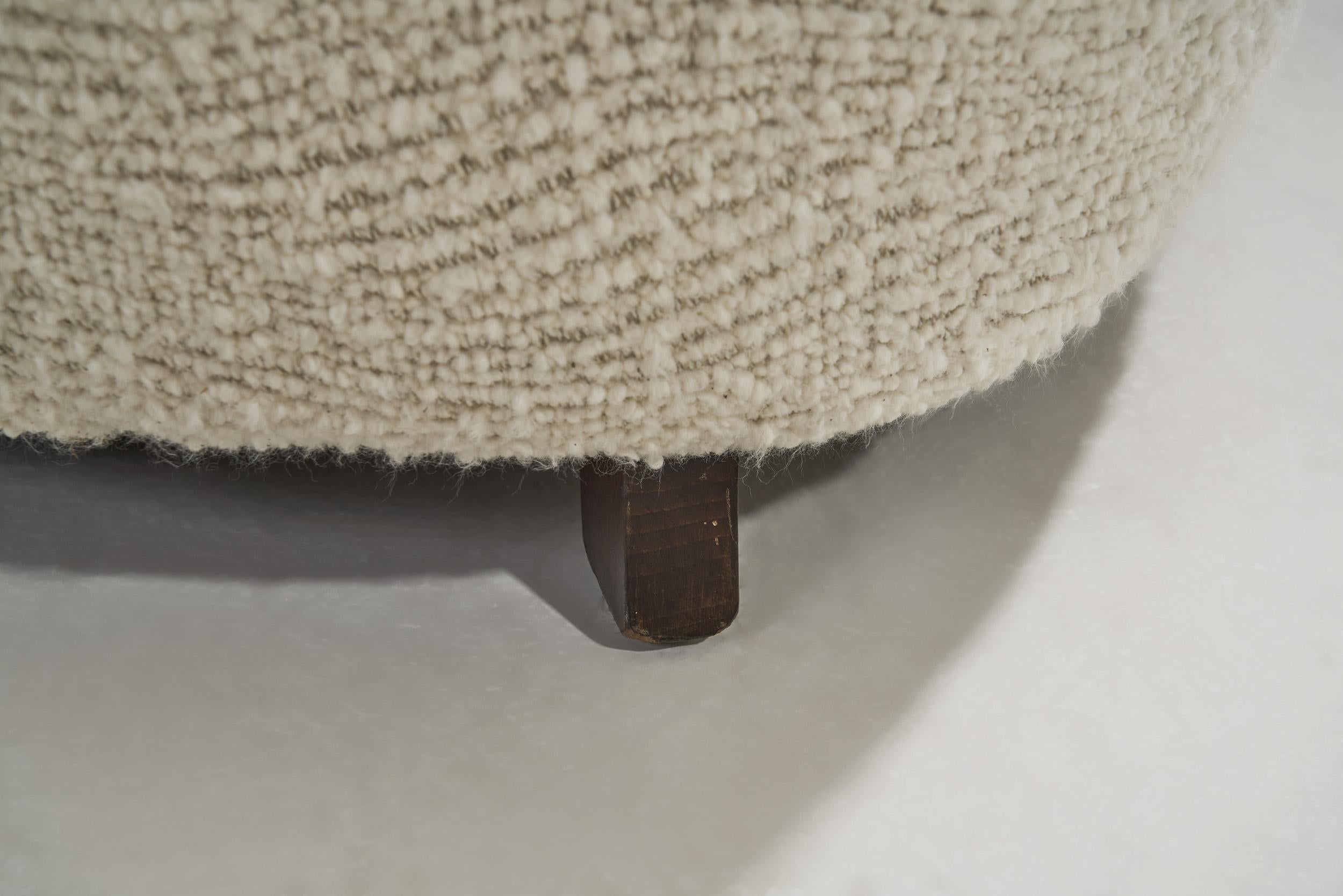 Silla de salón de ebanista danesa en tela de bouclé estampada, Dinamarca Década de 1940 en venta 6