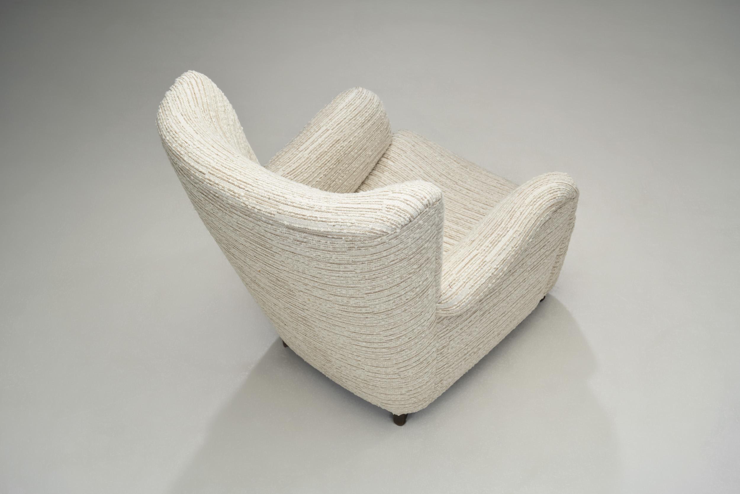 Fabric Danish Cabinetmaker Lounge Chair in Bouclé, Denmark 1960s For Sale