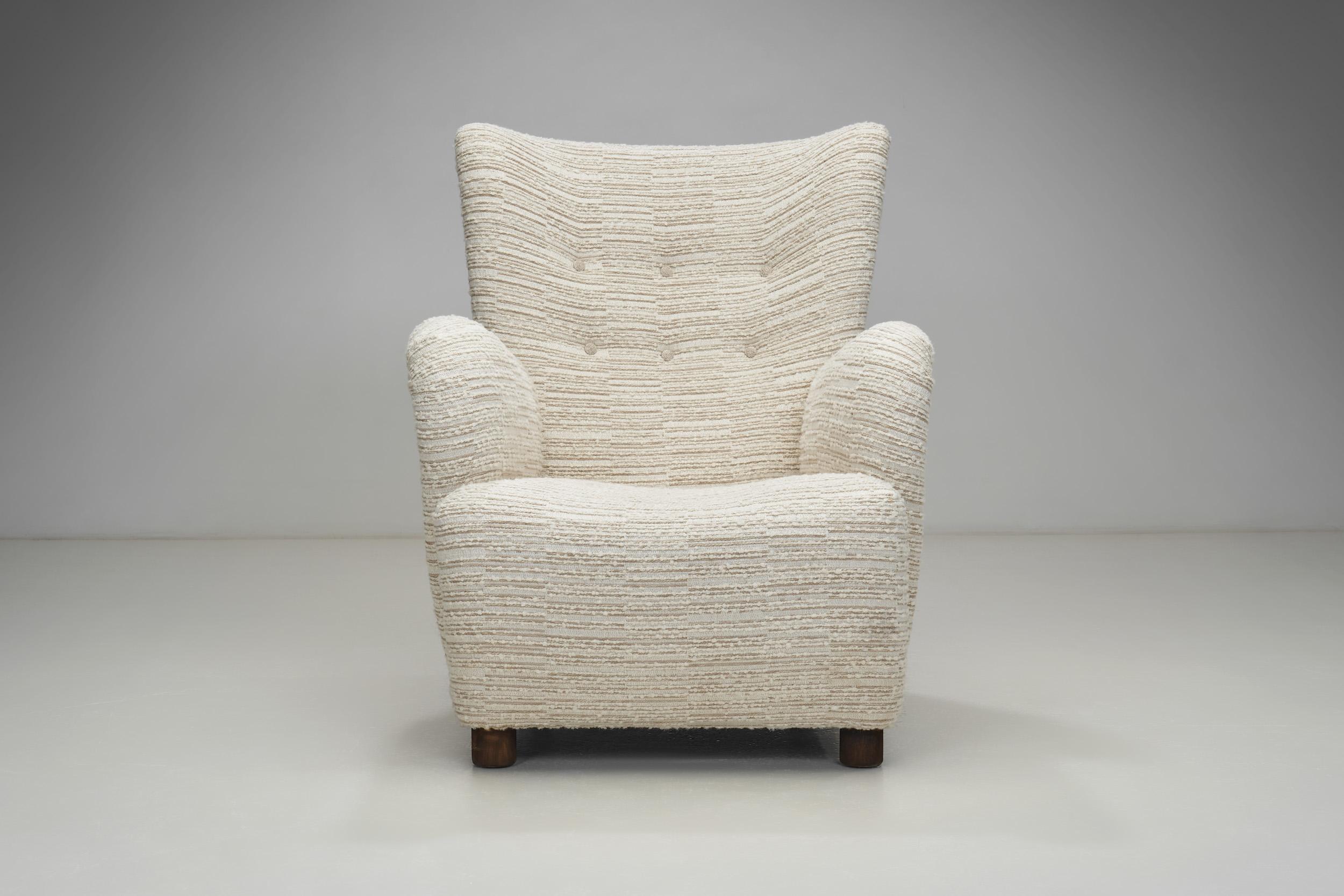 Danish Cabinetmaker Lounge Chair in Bouclé, Denmark 1960s For Sale 3