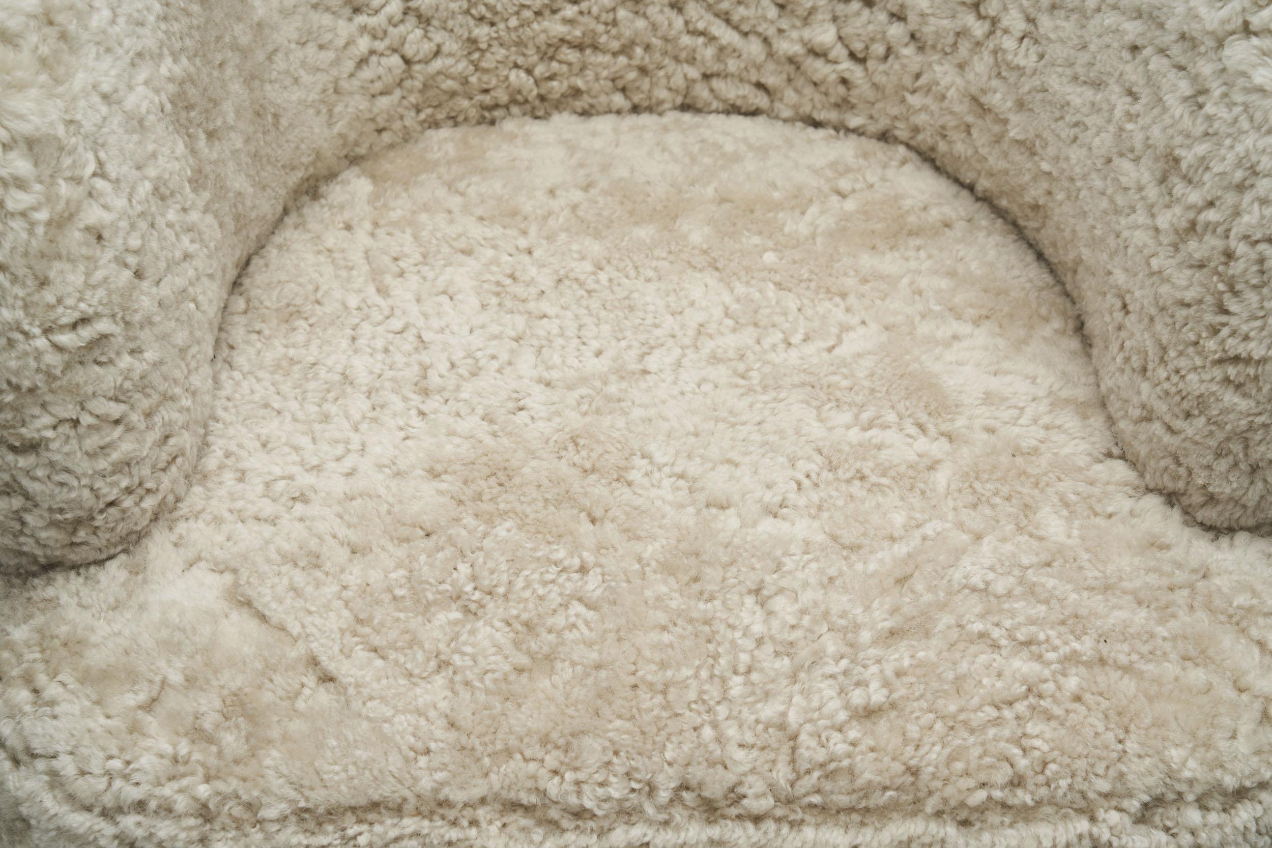 Danish Cabinetmaker Lounge Chair in Sheepskin, Denmark 1940s im Angebot 7