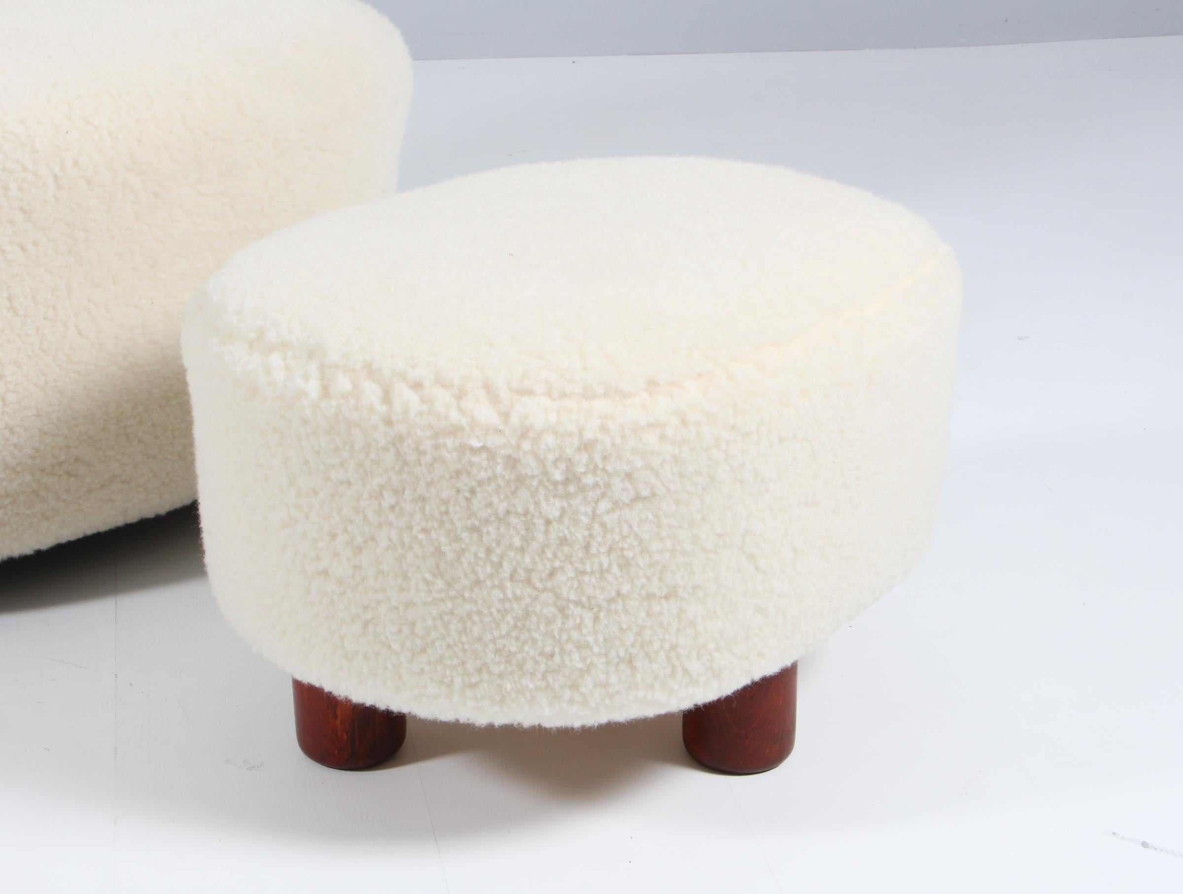 Danish Cabinetmaker, Lounge Chair Lambswool, 1940s In Excellent Condition In Esbjerg, DK