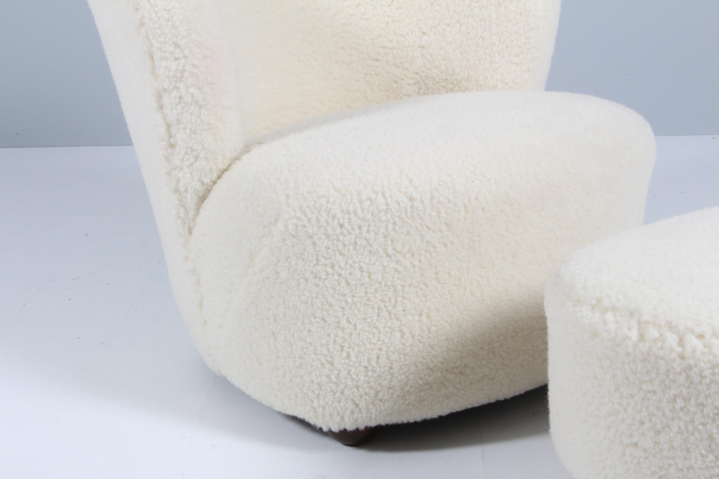 Mid-20th Century Danish Cabinetmaker, Lounge Chair Lambswool, 1940s
