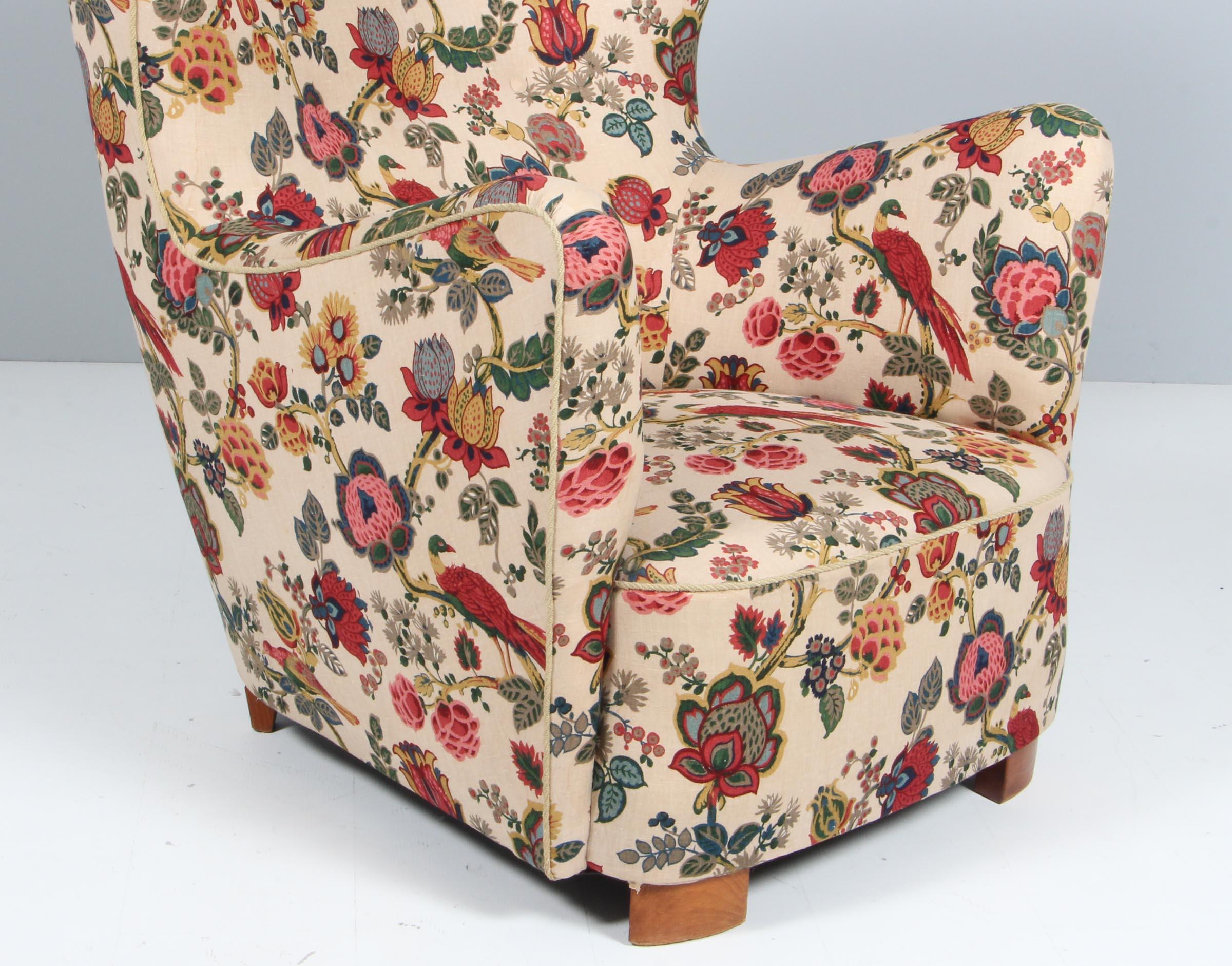 Finnish Danish cabinetmaker, lounge chair with fabric. 1940s