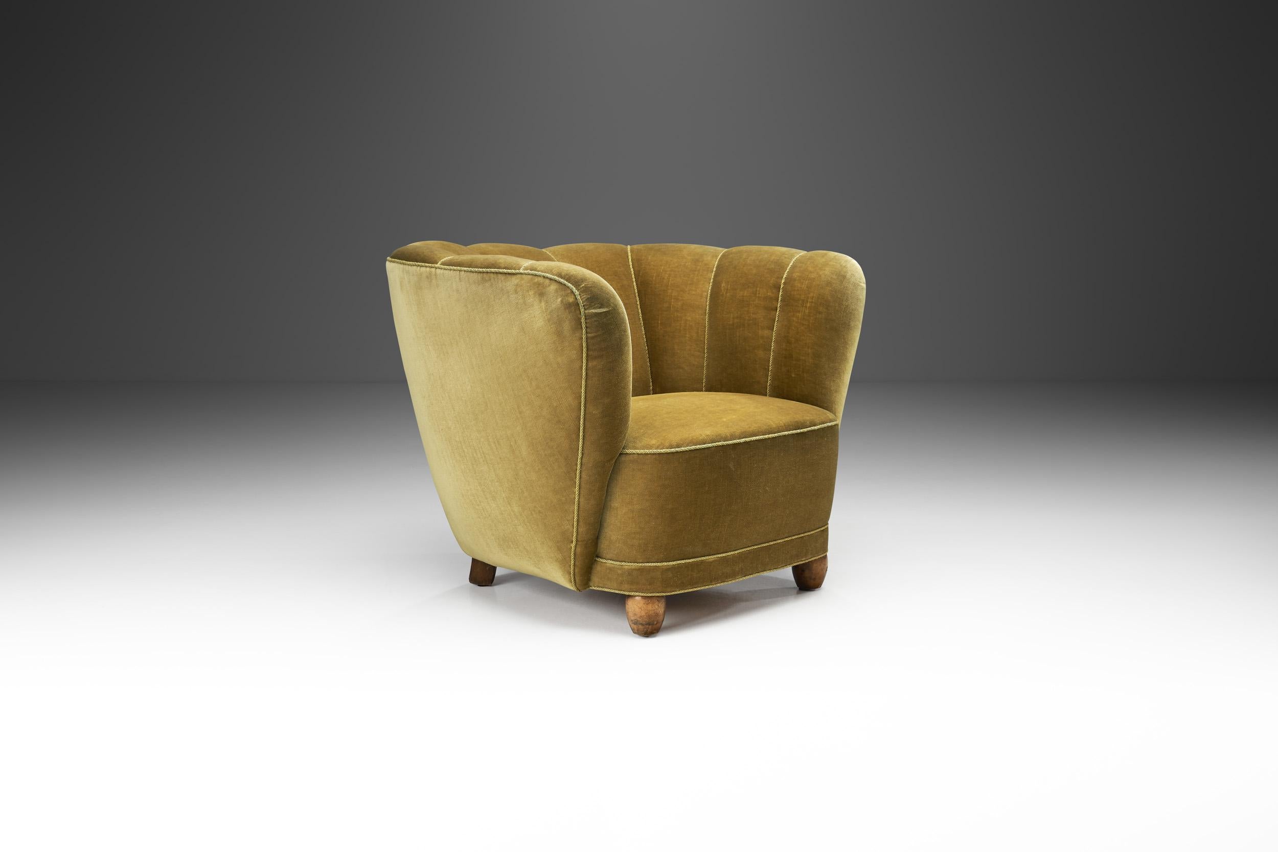 Mid-20th Century Danish Cabinetmaker Lounge Chair with Velour Upholstery, Denmark, 1940s For Sale