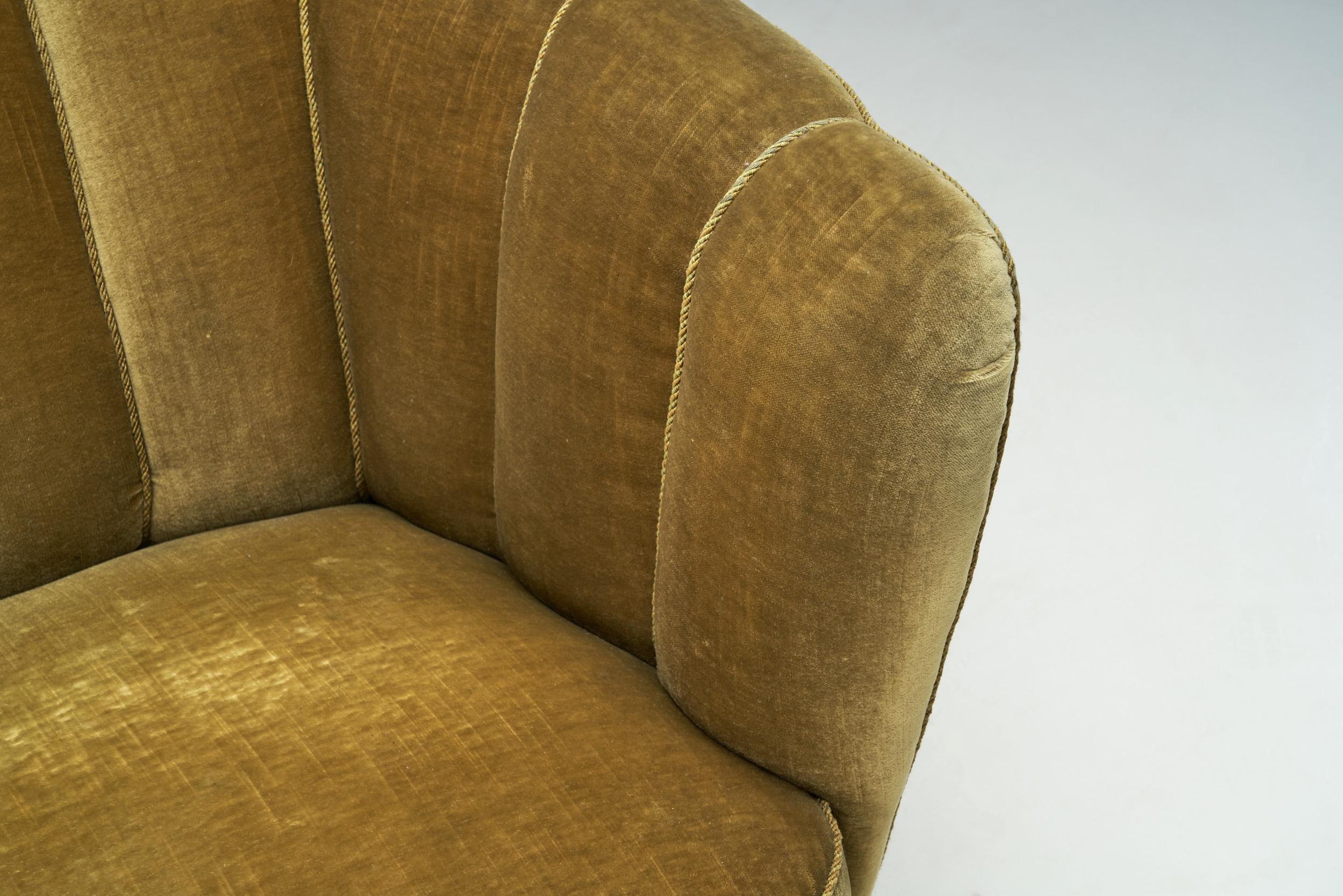 Danish Cabinetmaker Lounge Chair with Velour Upholstery, Denmark, 1940s For Sale 1