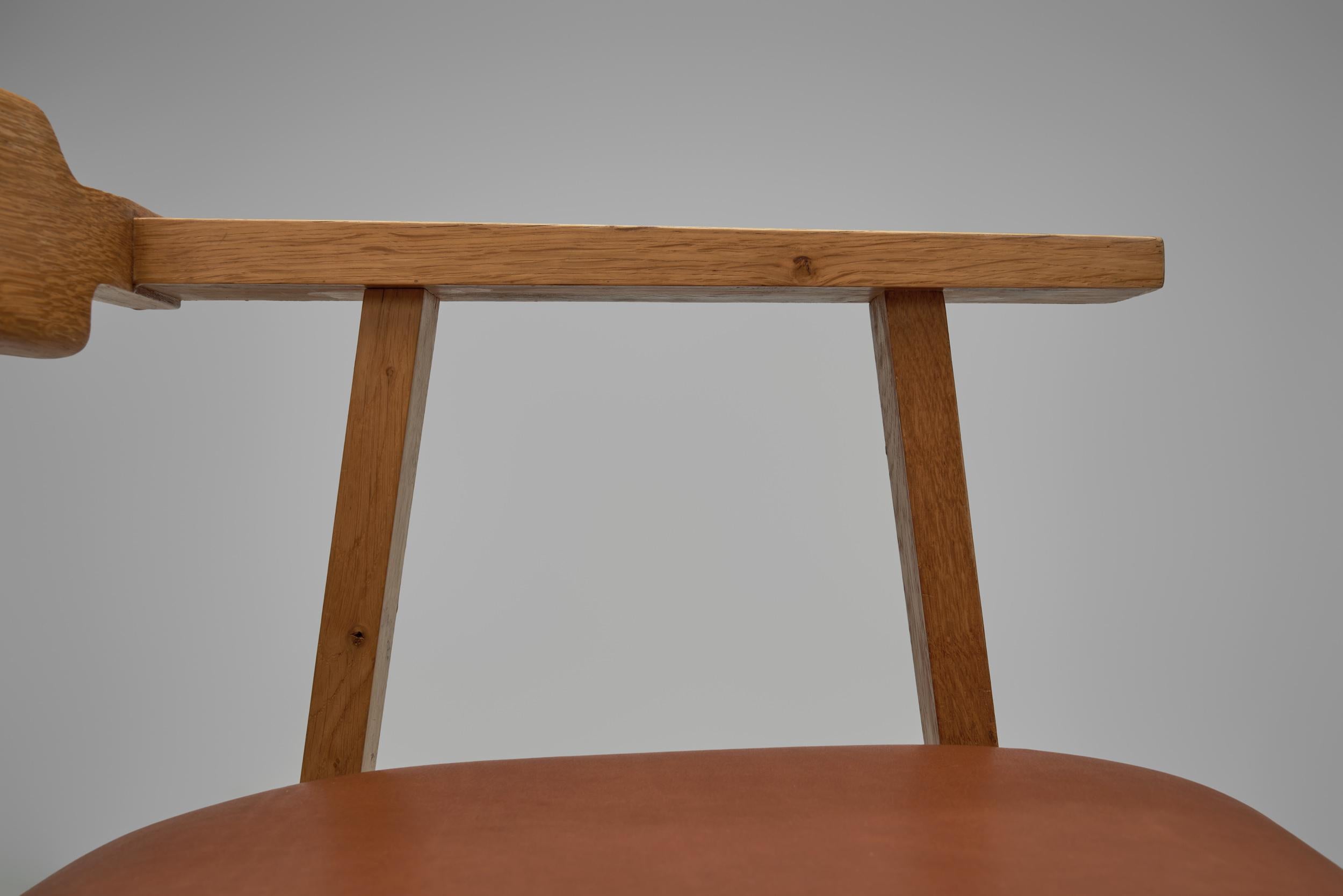 Fauteuil d'ébéniste danois en chêne et cuir, Danemark Milieu du XXe siècle en vente 1