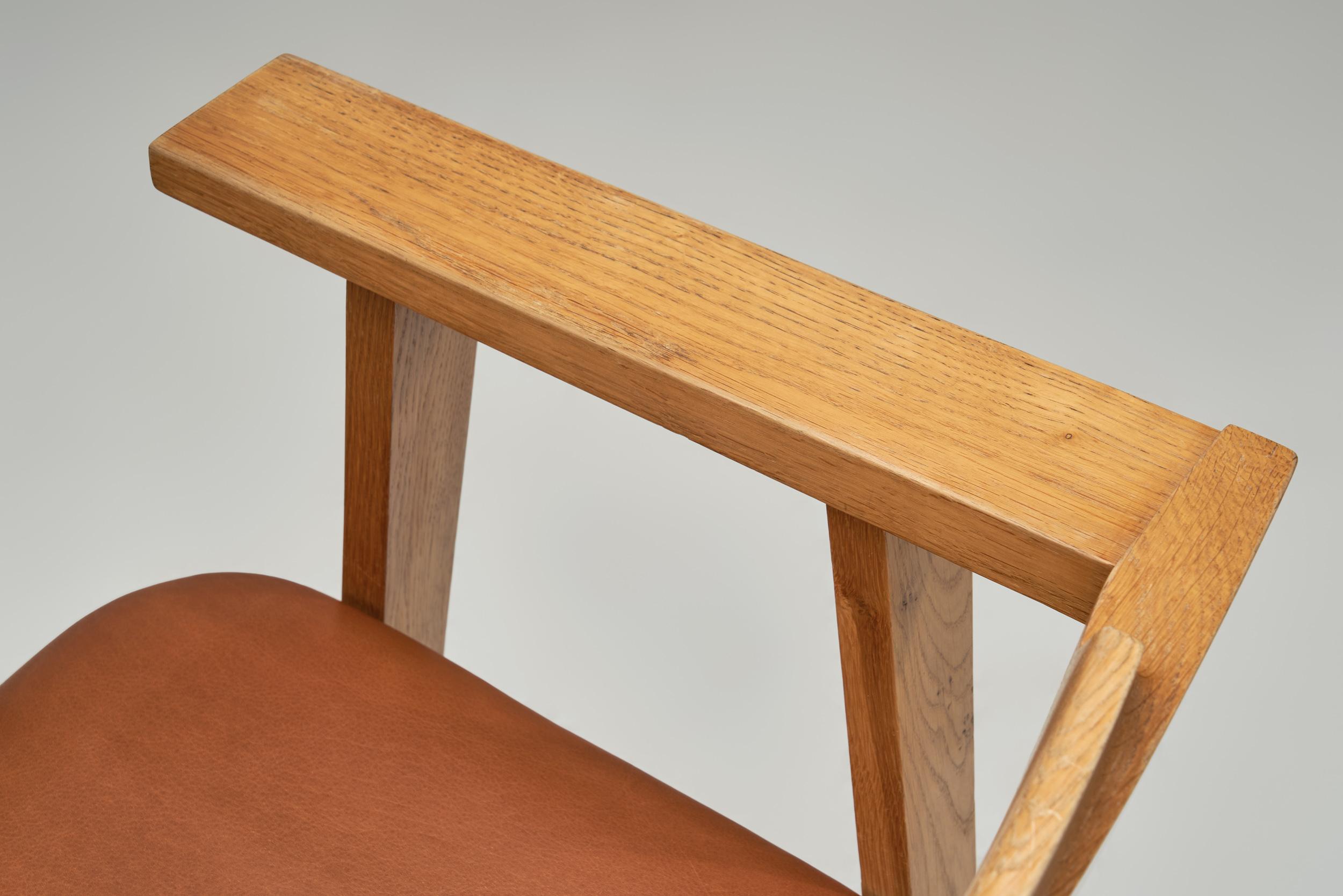 Fauteuil d'ébéniste danois en chêne et cuir, Danemark Milieu du XXe siècle en vente 2