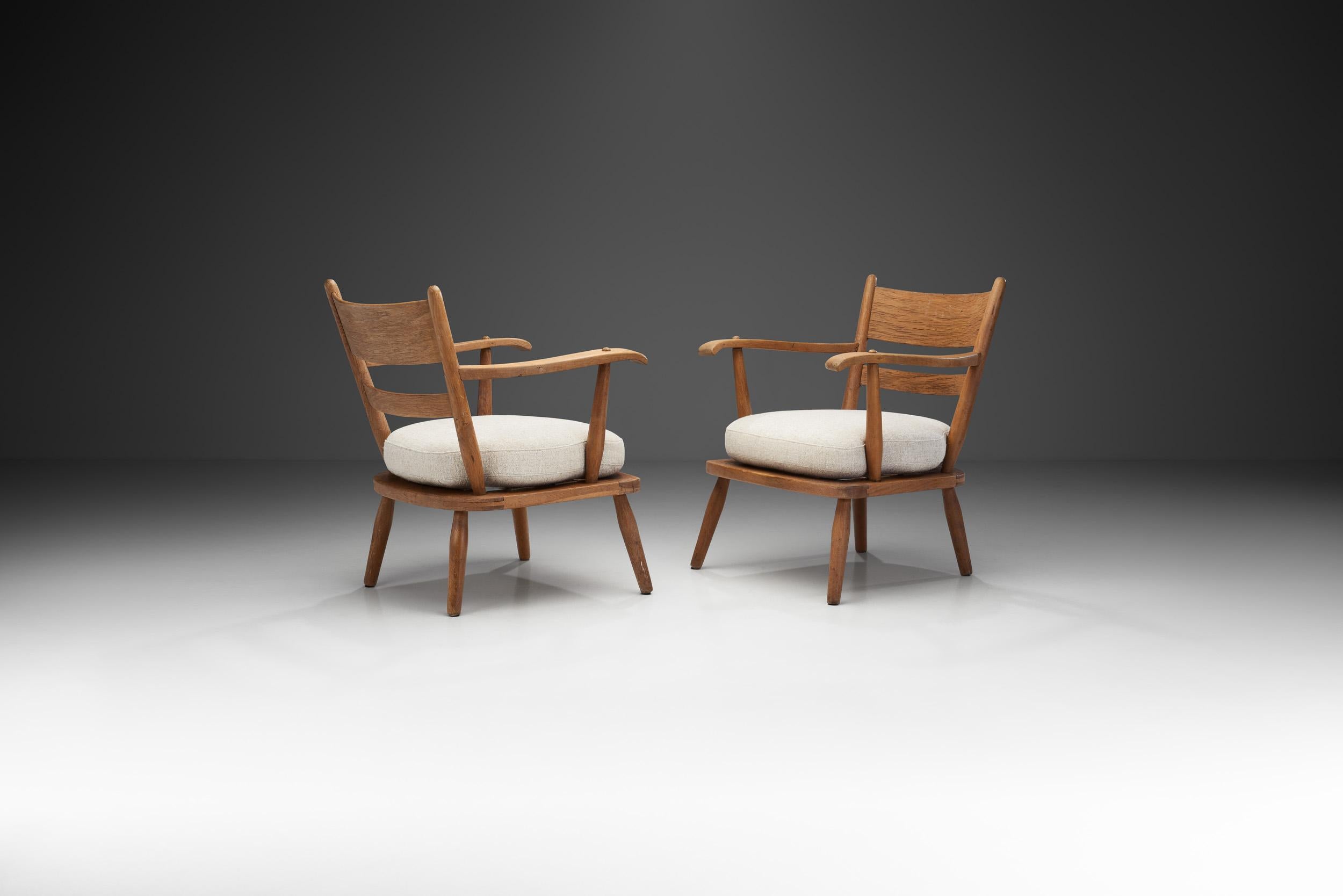 Scandinavo moderno Poltrone danesi in Oak con cuscini imbottiti, Danimarca, anni 40 in vendita