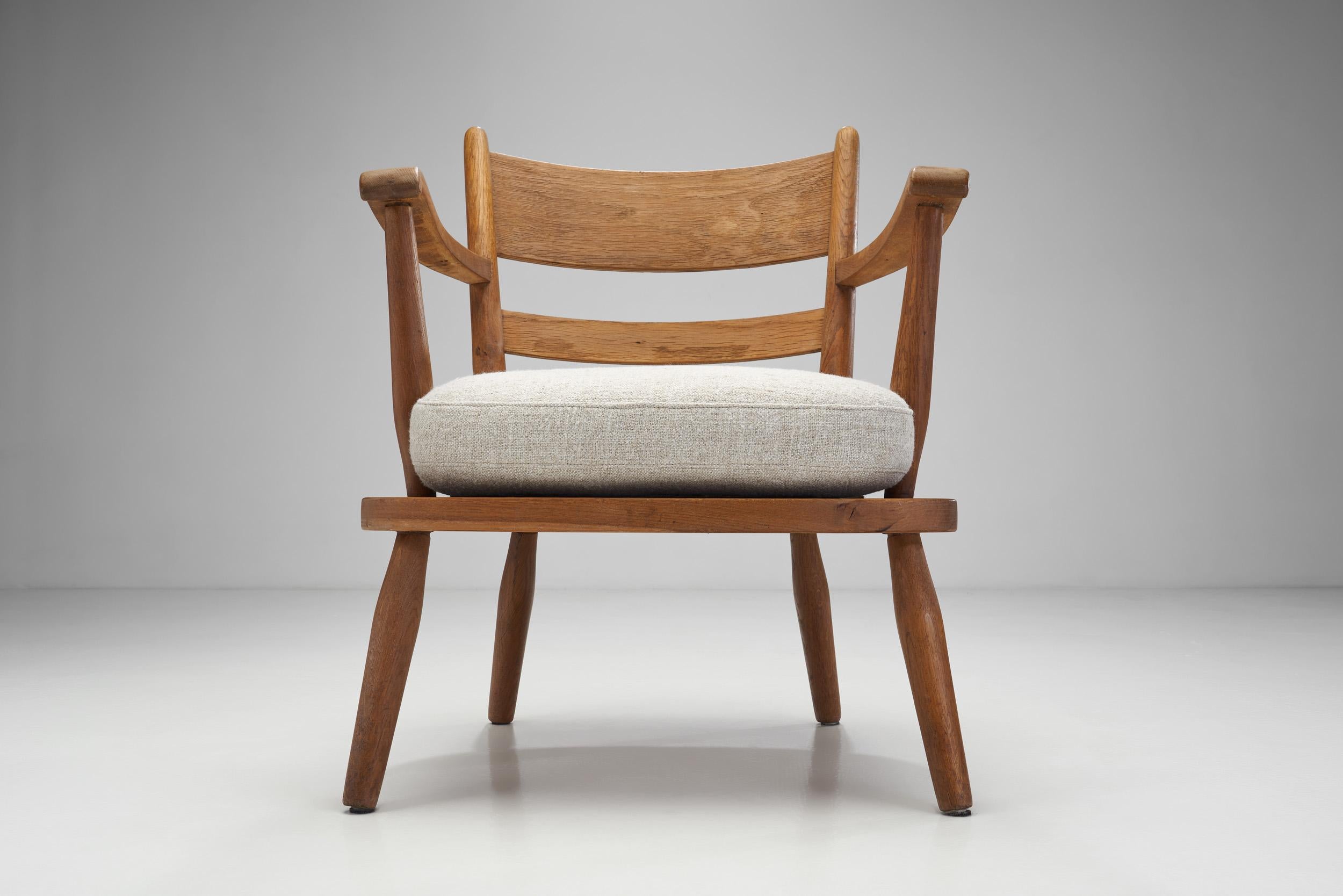 Tessuto Poltrone danesi in Oak con cuscini imbottiti, Danimarca, anni 40 in vendita