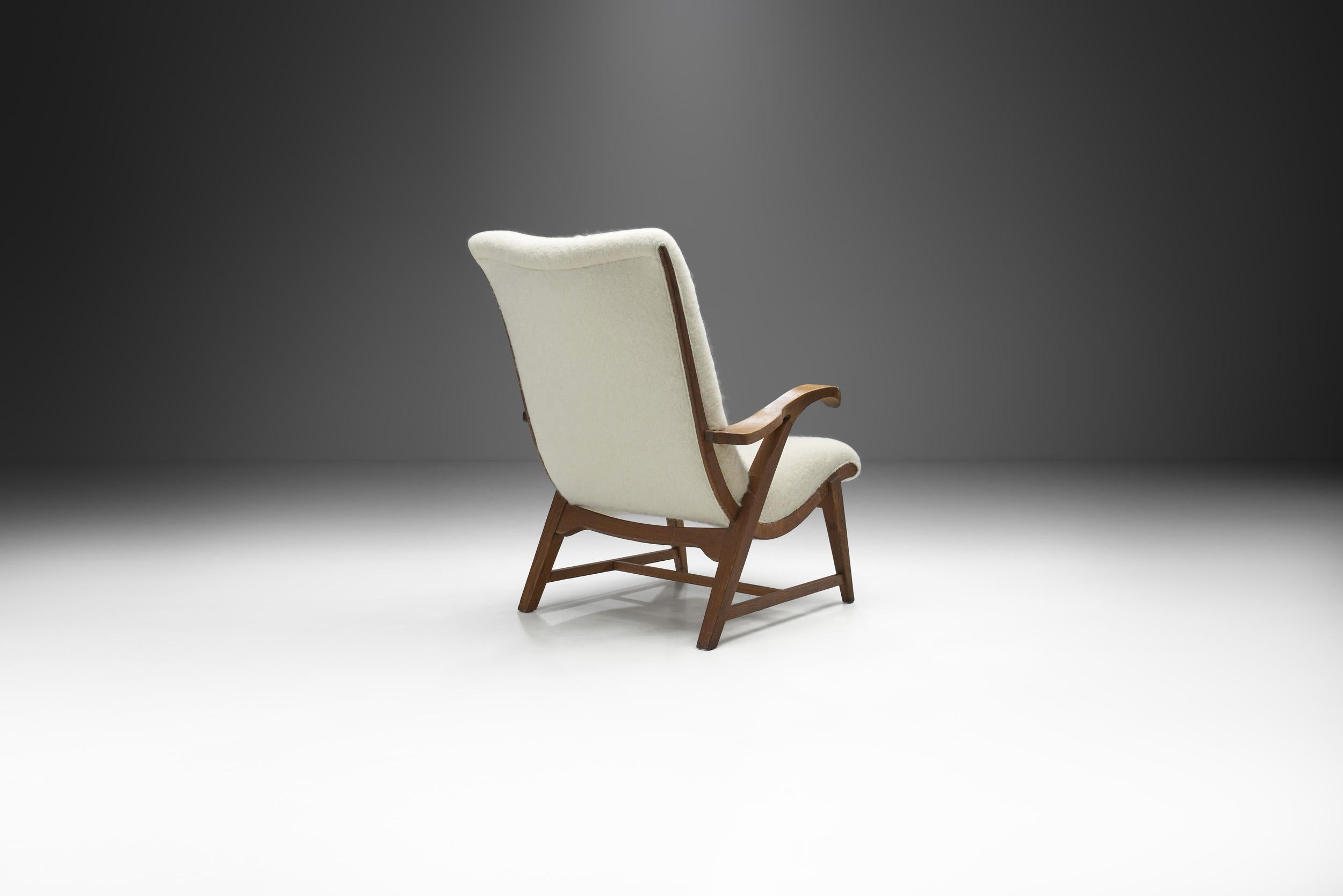 Mid-20th Century Danish Cabinetmaker Oak Easy Chair, Denmark, 1940s