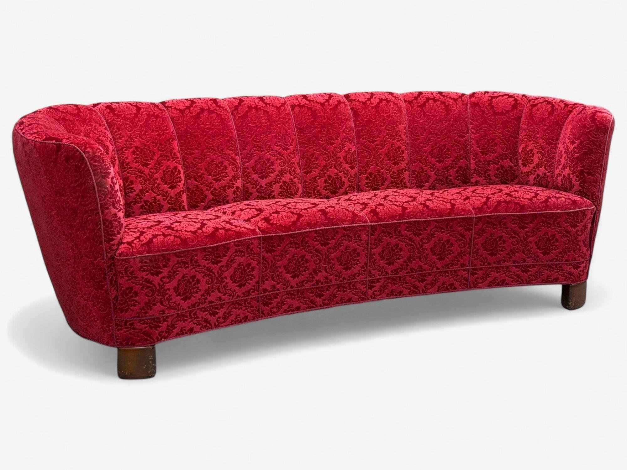 Dänische Tischlerei, skandinavische Mitte des Jahrhunderts, Eiche, Stoff, geschwungenes Bananensofa, Dänemark, 1960er Jahre

Organische Form eines modernen Bananensofas aus der Mitte des Jahrhunderts, entworfen und hergestellt in Dänemark um 1960.