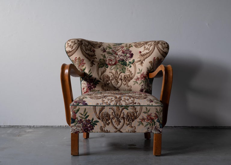 Scandinavian Modern Danish Cabinetmaker, Organic Lounge Chair, Fabric, Beech, Denmark, 1940s