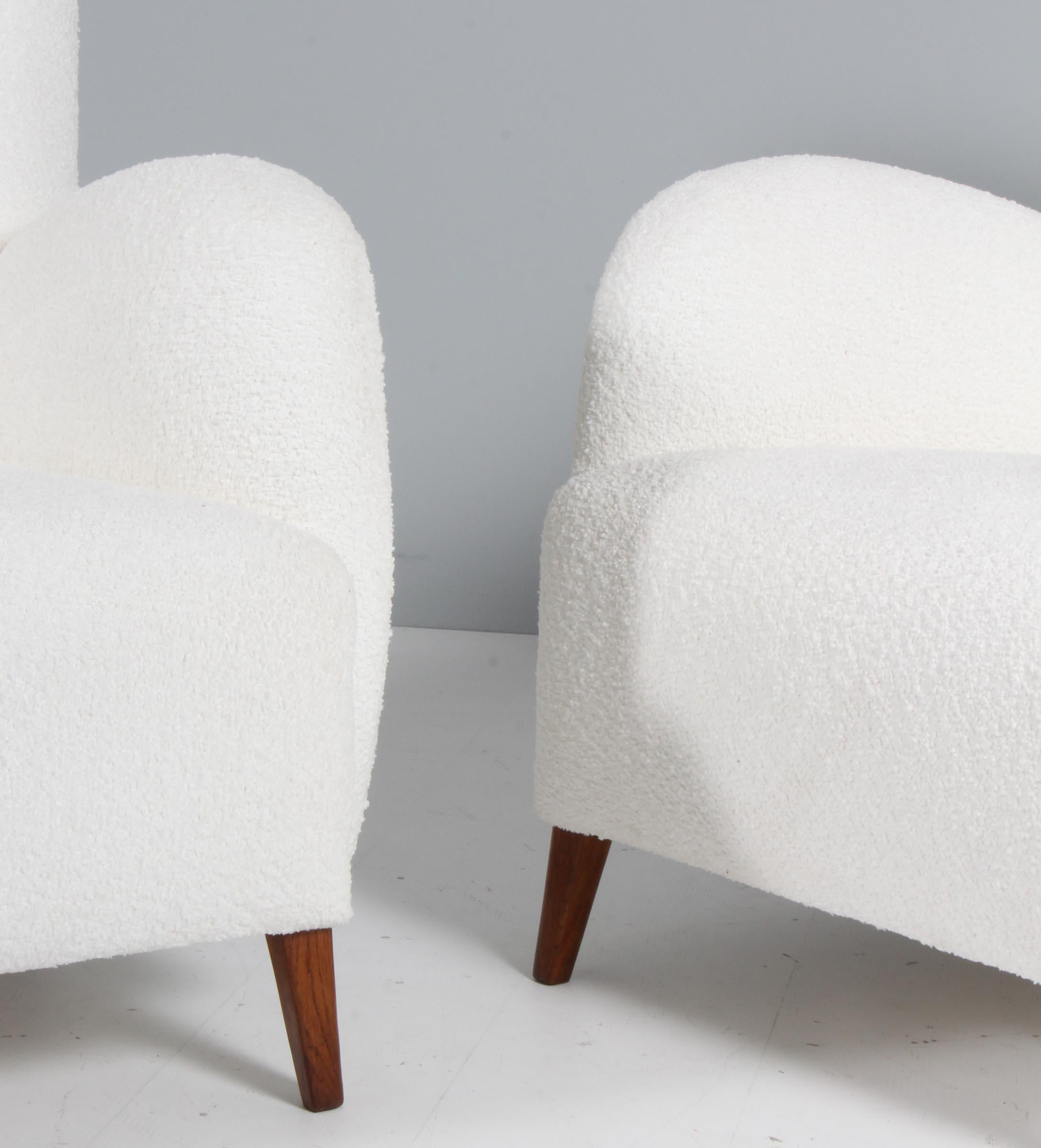 Bouclé Danish Cabinetmaker, Pair of lounge chairs in Boucle, 1950s