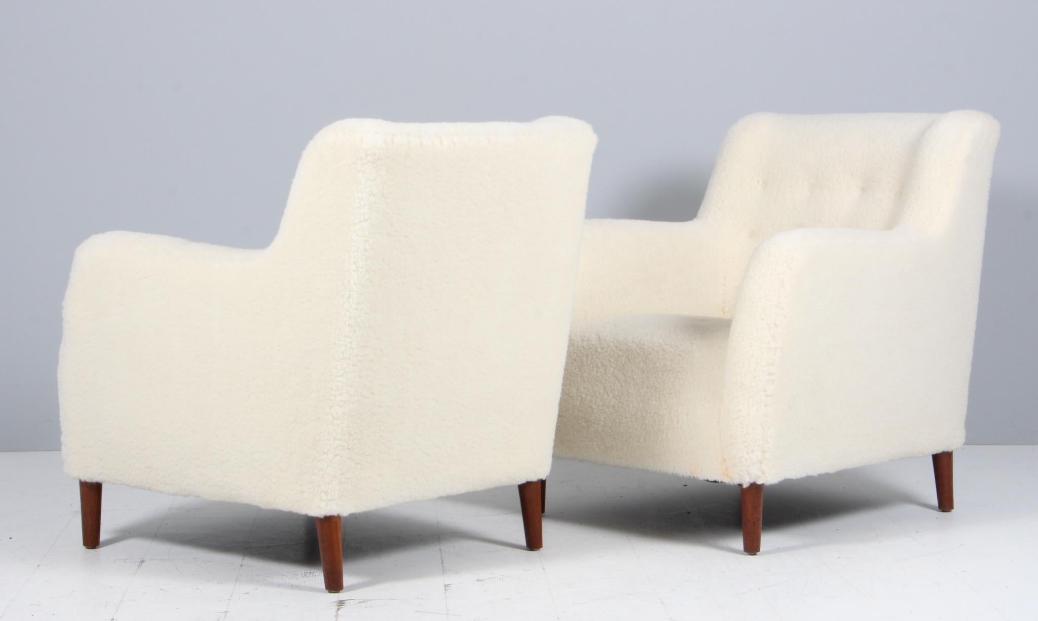 Ebanista danés, par de sillones de salón Lambswool, años 40 mediados del siglo XX en venta