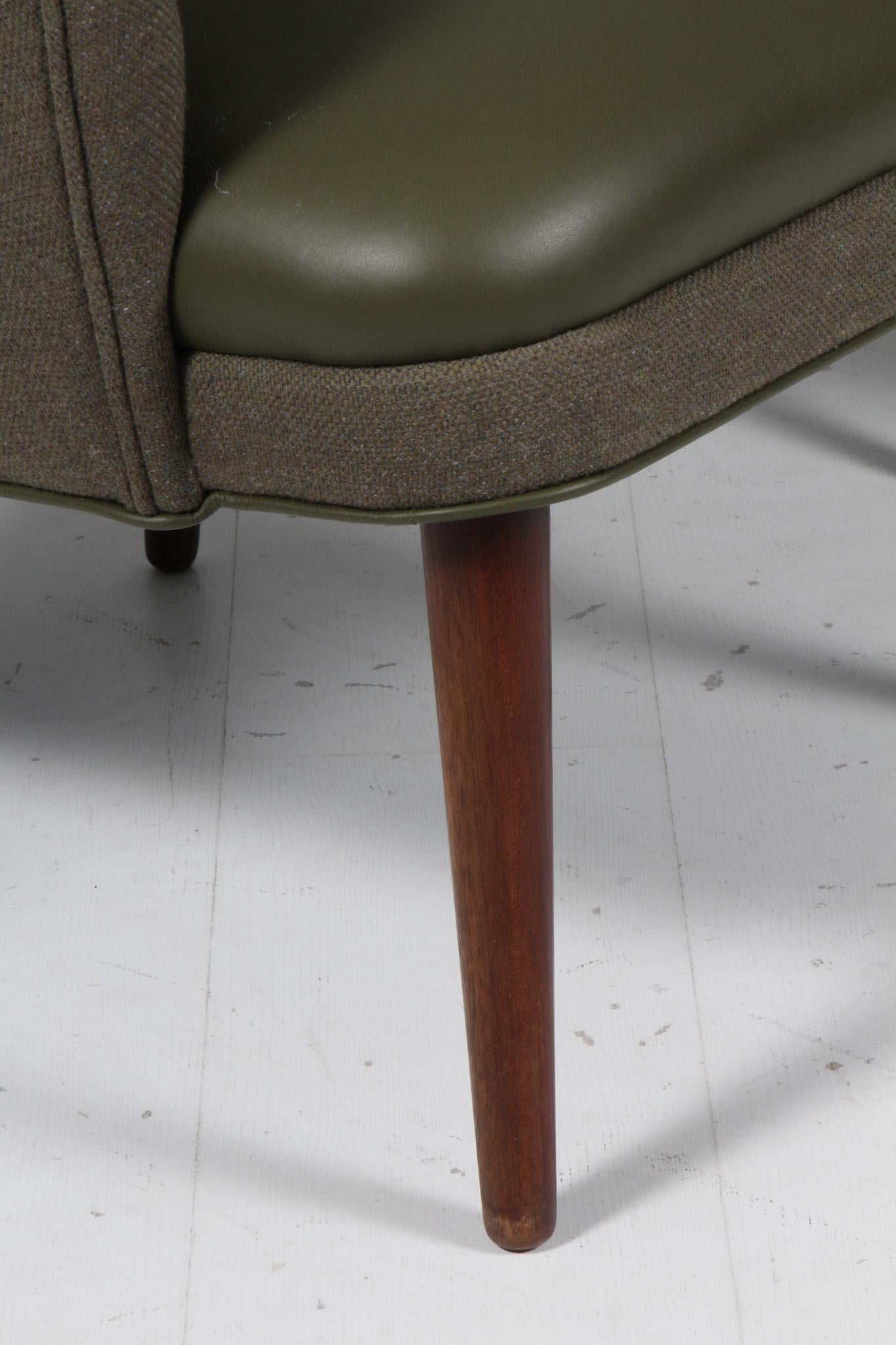 Danois Paire de chaises longues danoises d'ébéniste, en laine, cuir et teck. Danemark années 1960 en vente