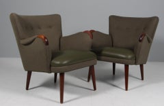 Paire de chaises longues danoises d'ébéniste, en laine, cuir et teck. Danemark années 1960