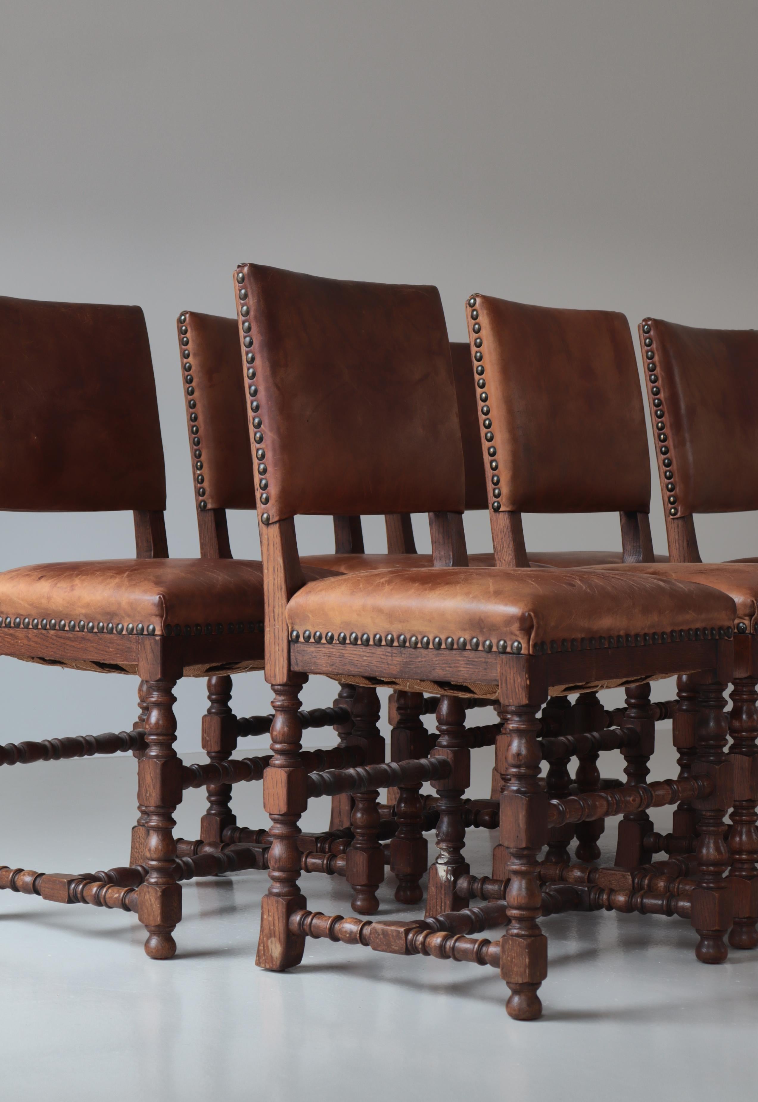 Mid-20th Century Danish Cabinetmaker Patinated Leather & Oakwood Dining Chairs, 1940s For Sale
