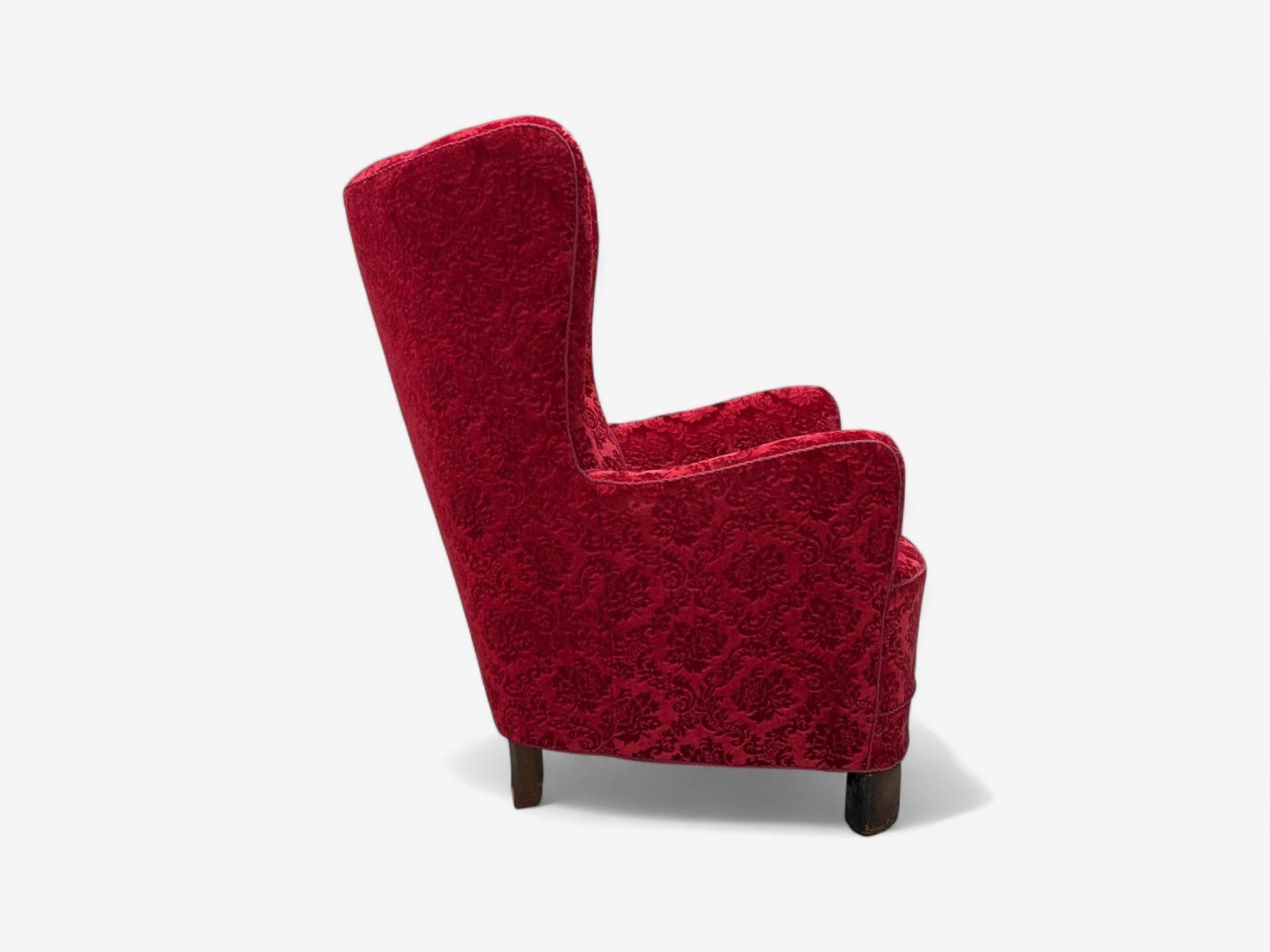 Danish Cabinetmaker, Red Damask, Wood, Lounge Chair, Denmark, 1950s In Excellent Condition For Sale In Manhasset, NY