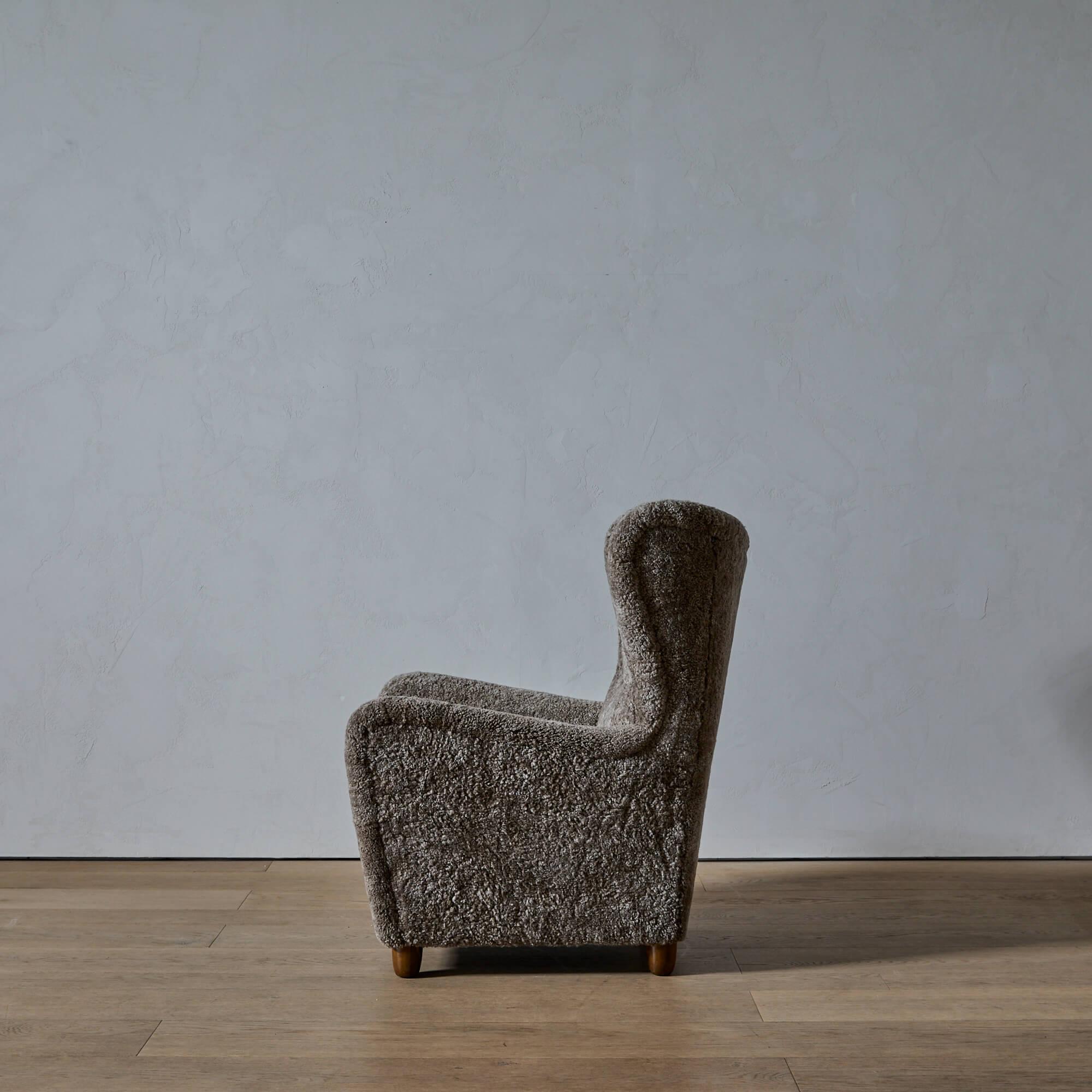 Danese Danish Cabinetmaker Shearling Lounge Chair in vendita