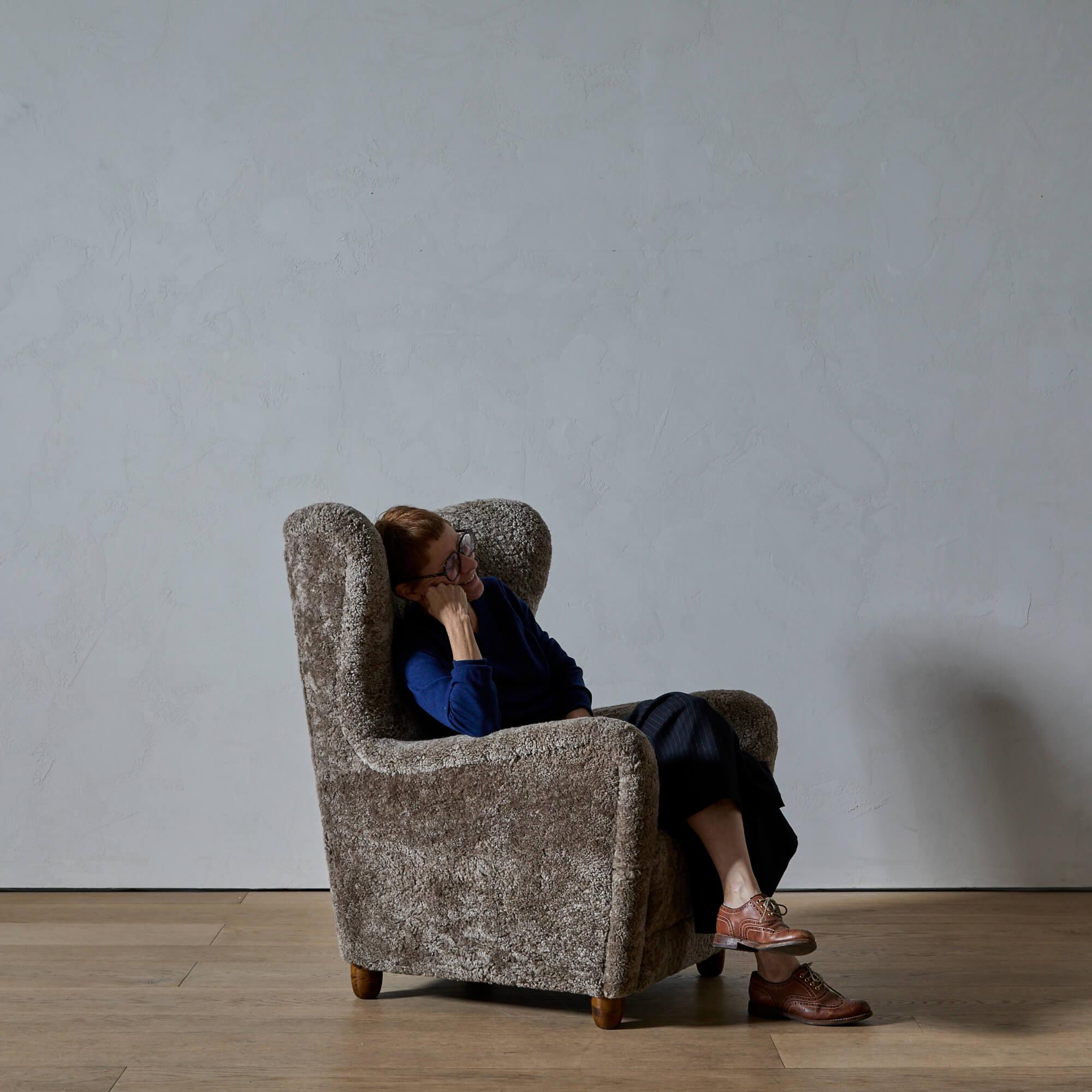 Danish Cabinetmaker Shearling Lounge Chair in vendita 2