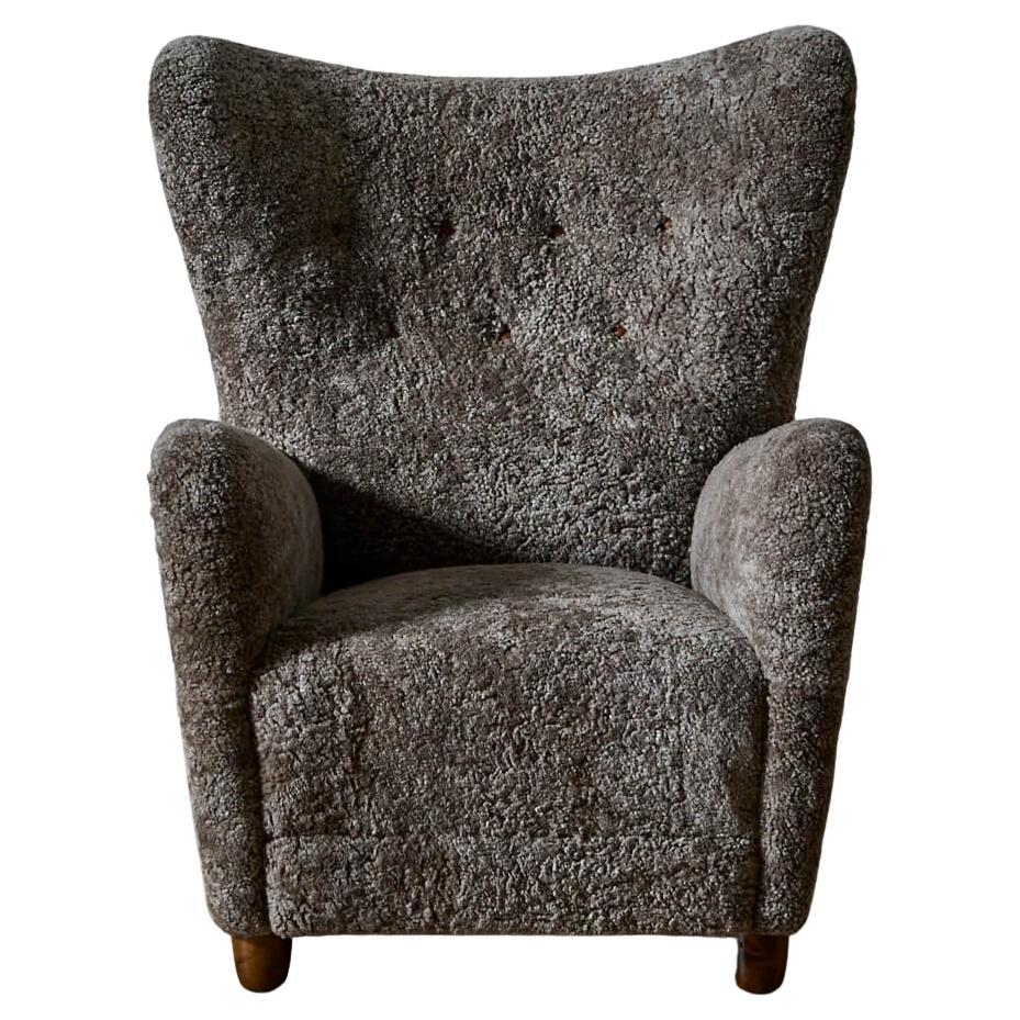 Danish Cabinetmaker Shearling Lounge Chair in vendita
