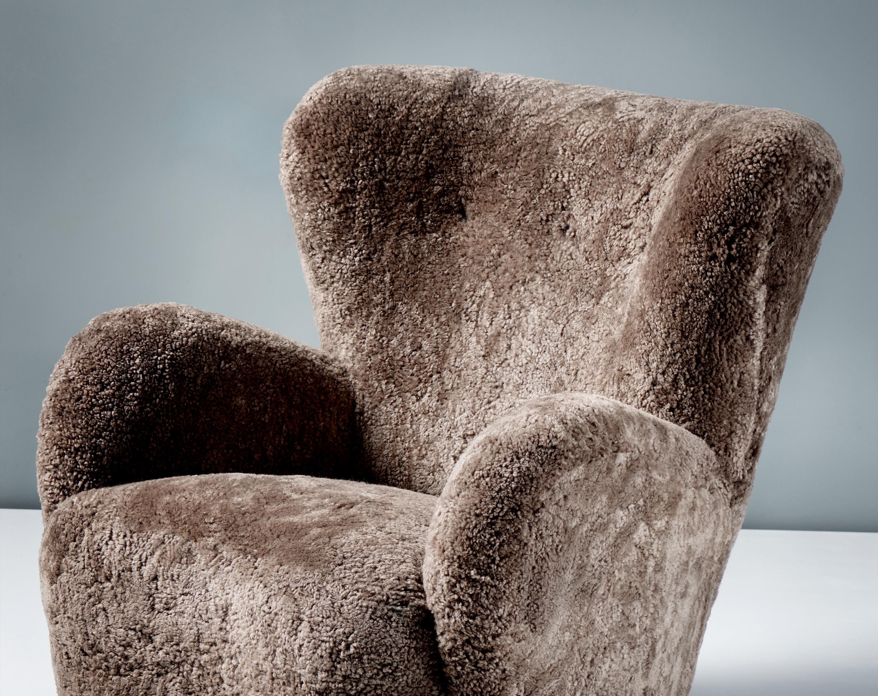 Danish Cabinetmaker Sheepskin Lounge Chair, c1940s In Excellent Condition For Sale In London, GB