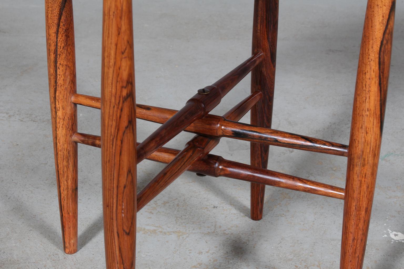 Danish Cabinetmaker, sidetable with Knabstrup bowl. Rosewood. In Good Condition In Esbjerg, DK