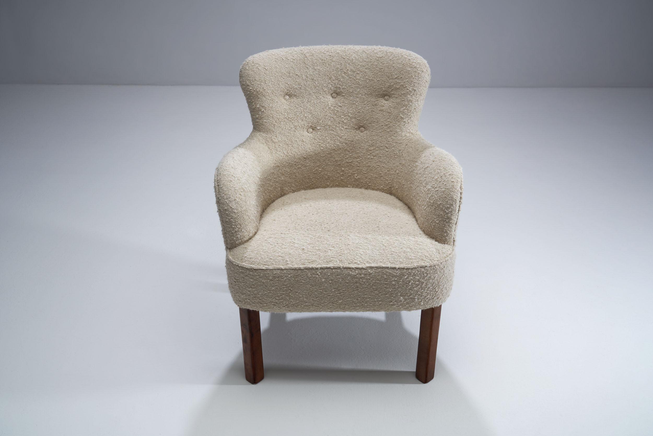 Danish Cabinetmaker Small Chair in Premium Bouclé Fabric, Denmark, 1940s 4