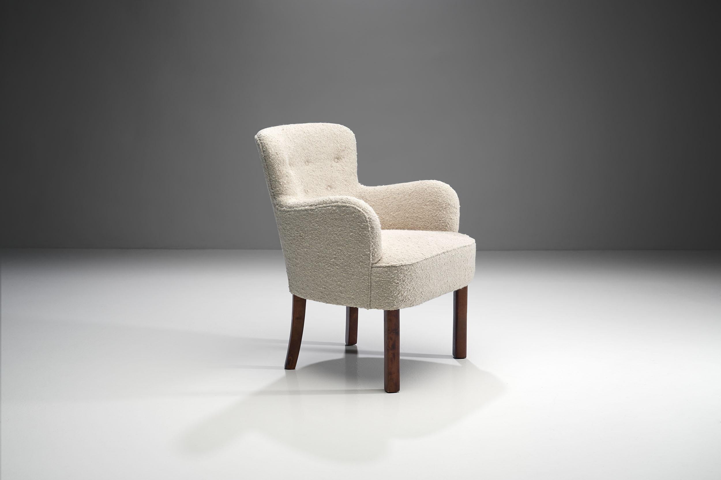 Danish Cabinetmaker Small Chair in Premium Bouclé Fabric, Denmark, 1940s In Good Condition In Utrecht, NL