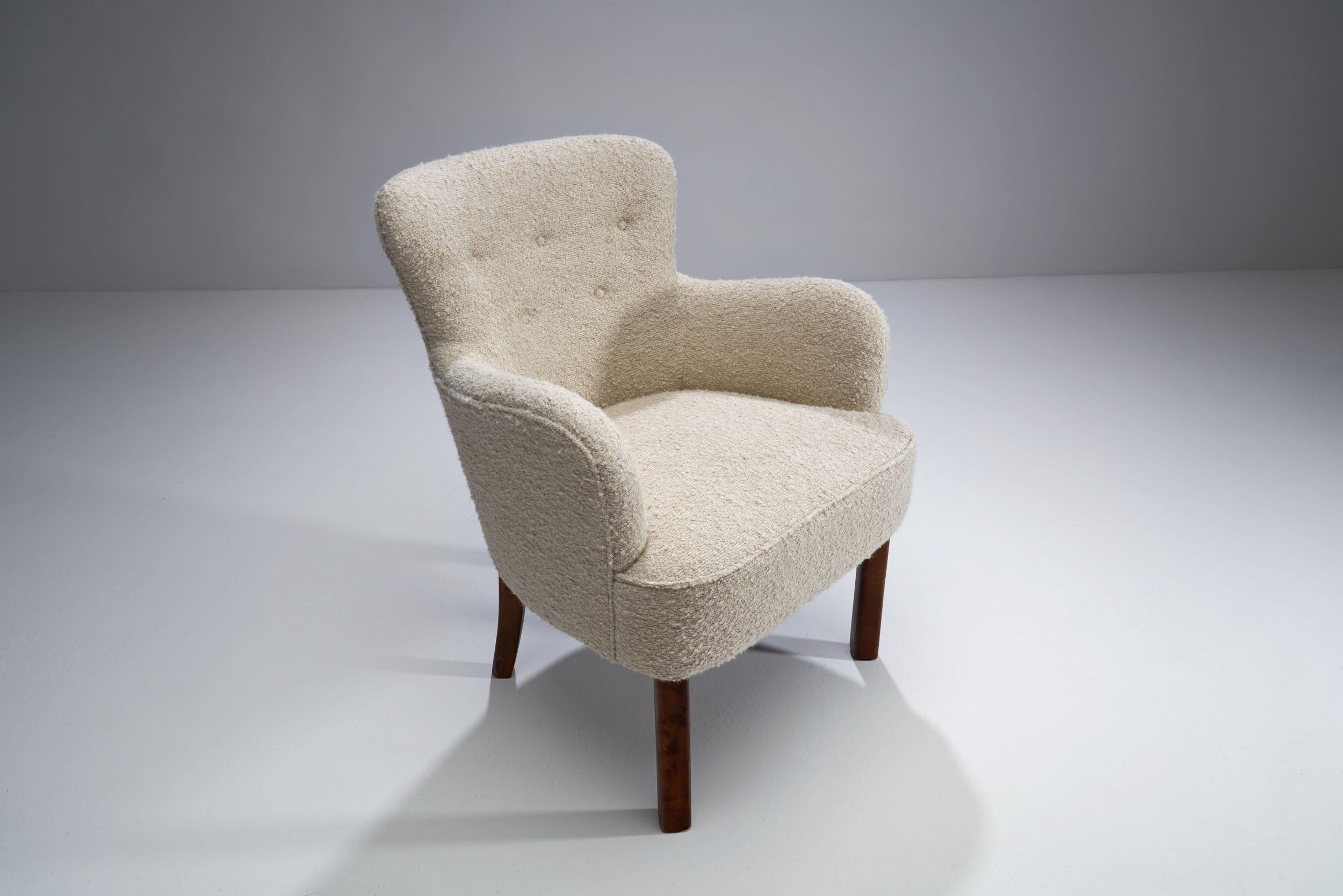 Danish Cabinetmaker Small Chair in Premium Bouclé Fabric, Denmark, 1940s 2