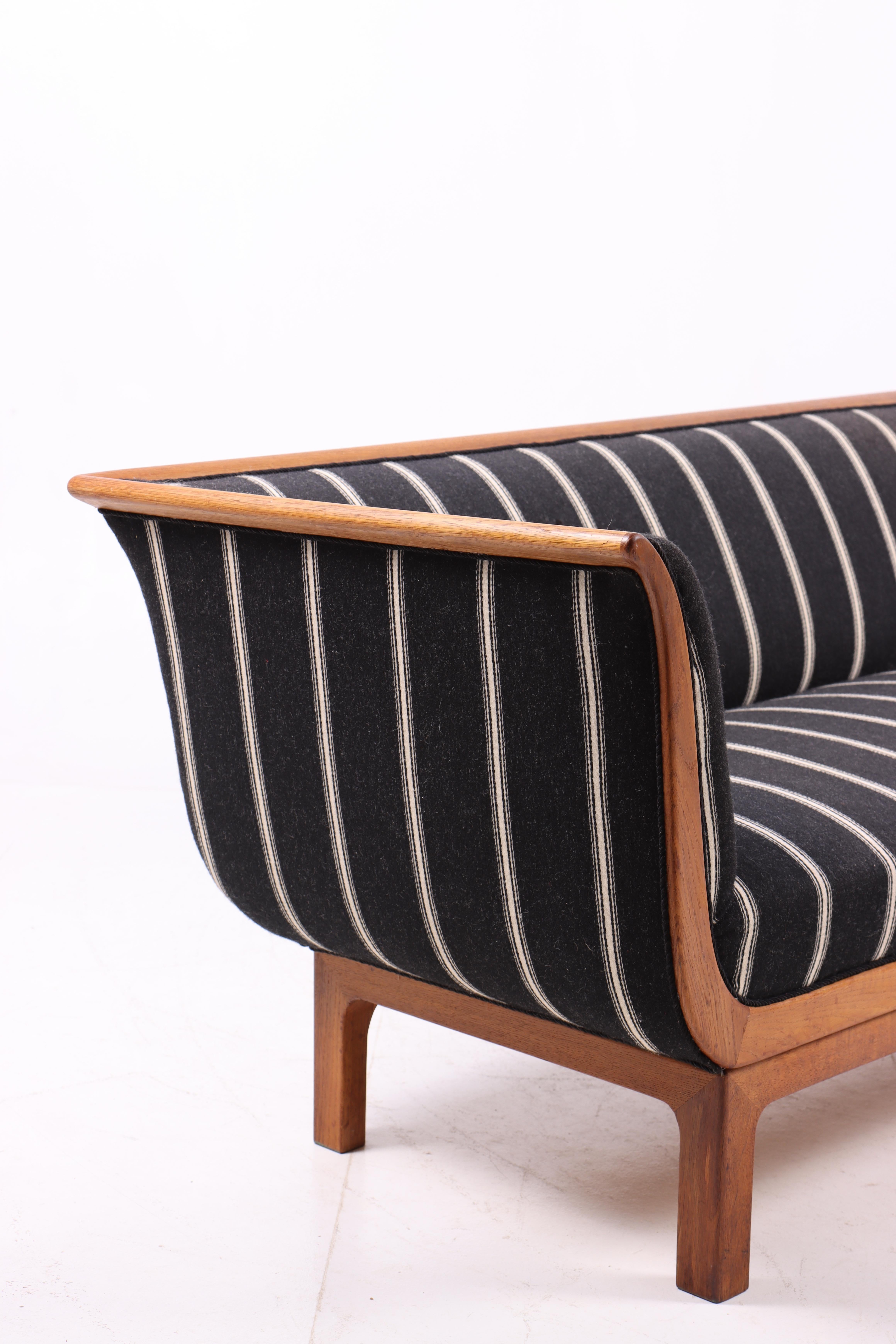 Danish Cabinetmaker Sofa in Oak with Wool, Attributed to Frits Henningsen, 1950s For Sale 2