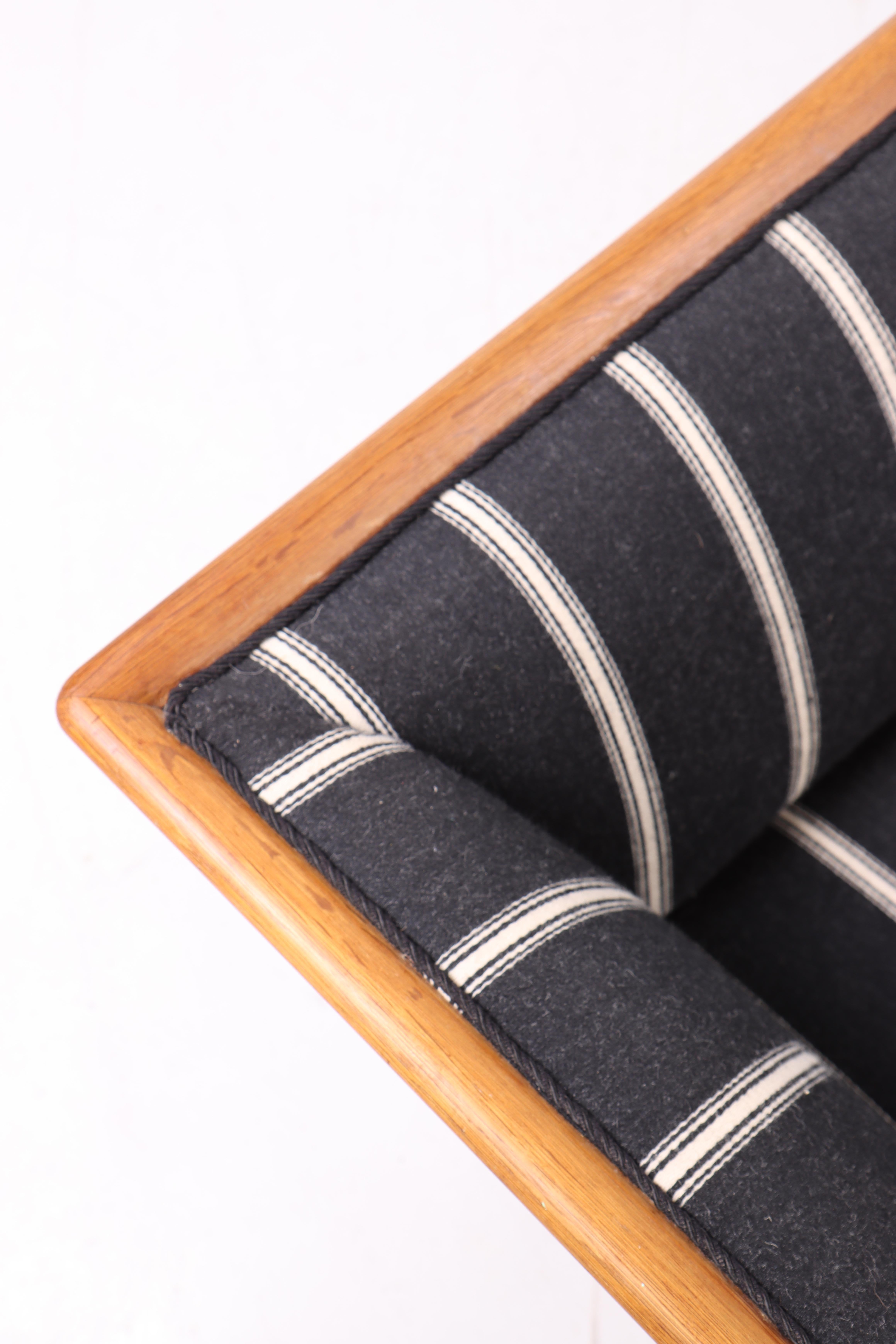 Danish Cabinetmaker Sofa in Oak with Wool, Attributed to Frits Henningsen, 1950s For Sale 4