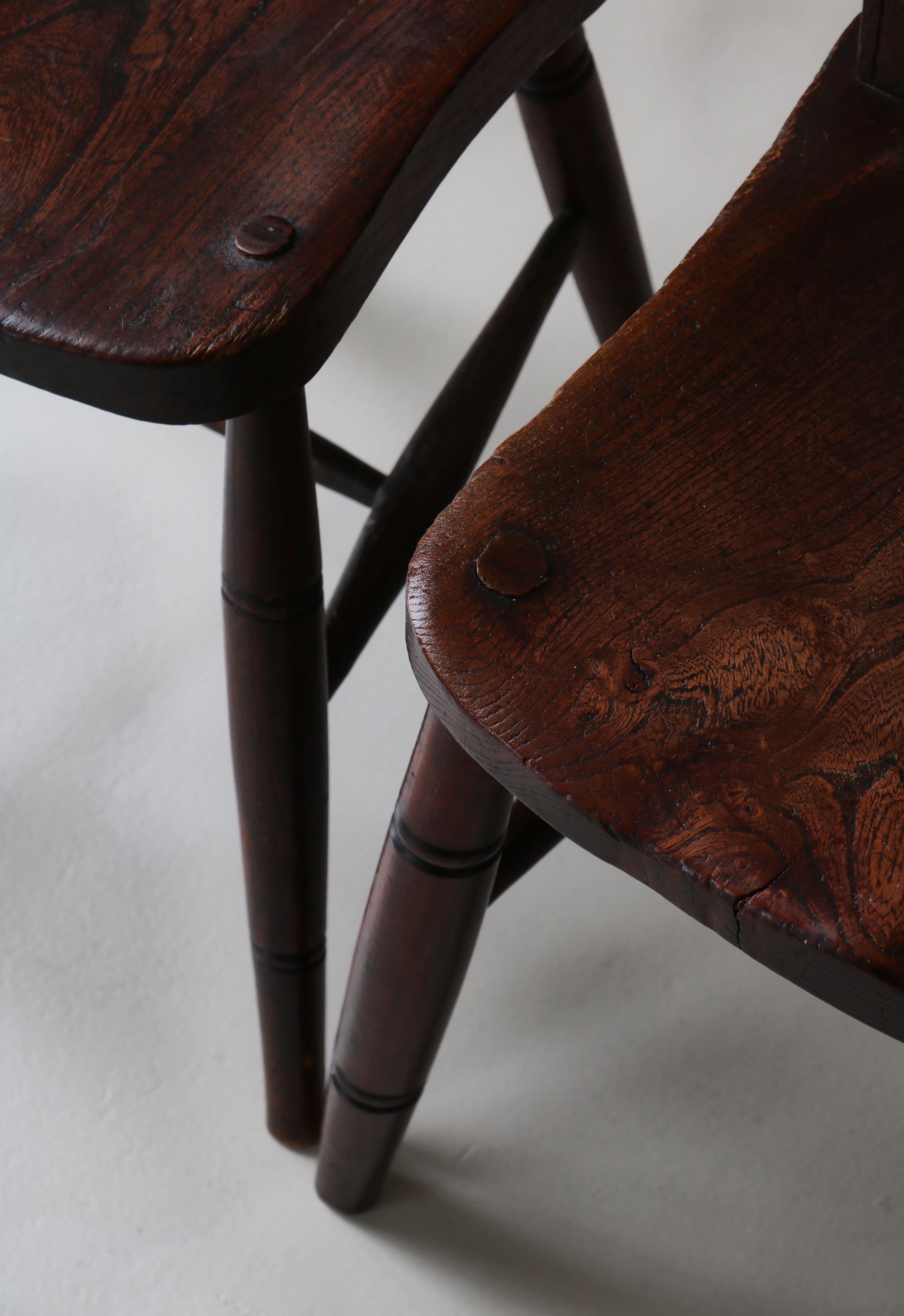 Chaises à fuseau d'ébéniste danois en bois d'Elmwood massif teinté, début du 20e siècle en vente 5