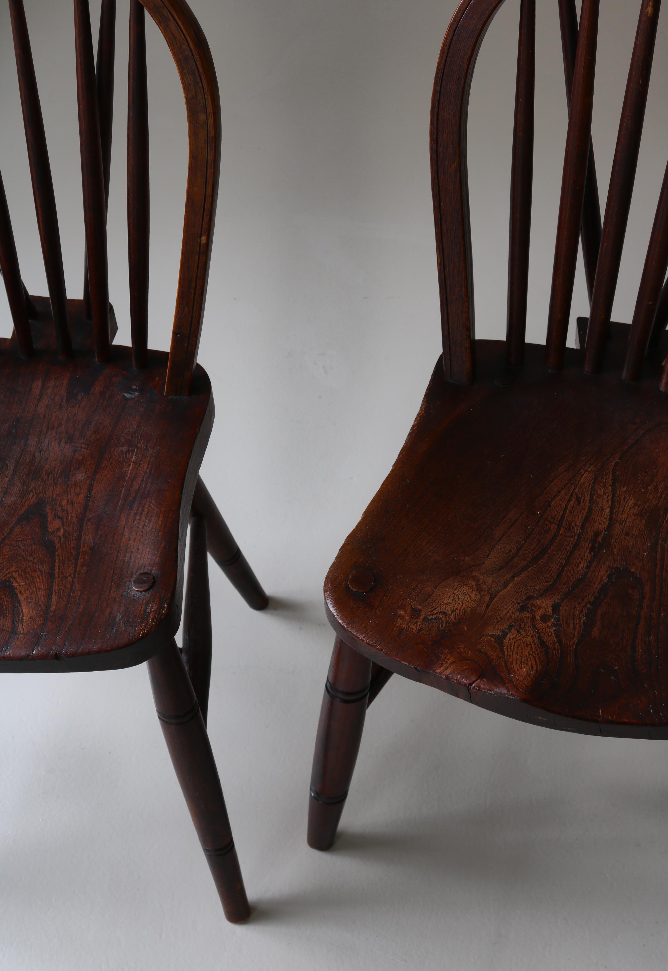 Chaises à fuseau d'ébéniste danois en bois d'Elmwood massif teinté, début du 20e siècle en vente 6
