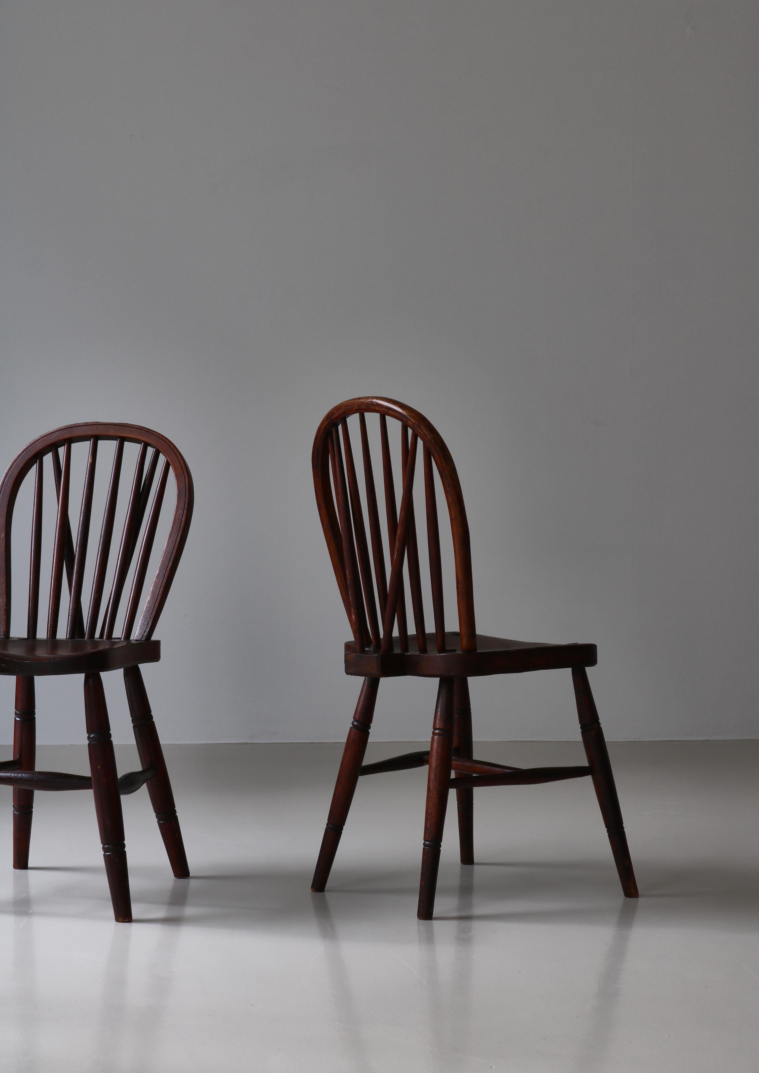 Chaises à fuseau d'ébéniste danois en bois d'Elmwood massif teinté, début du 20e siècle en vente 7