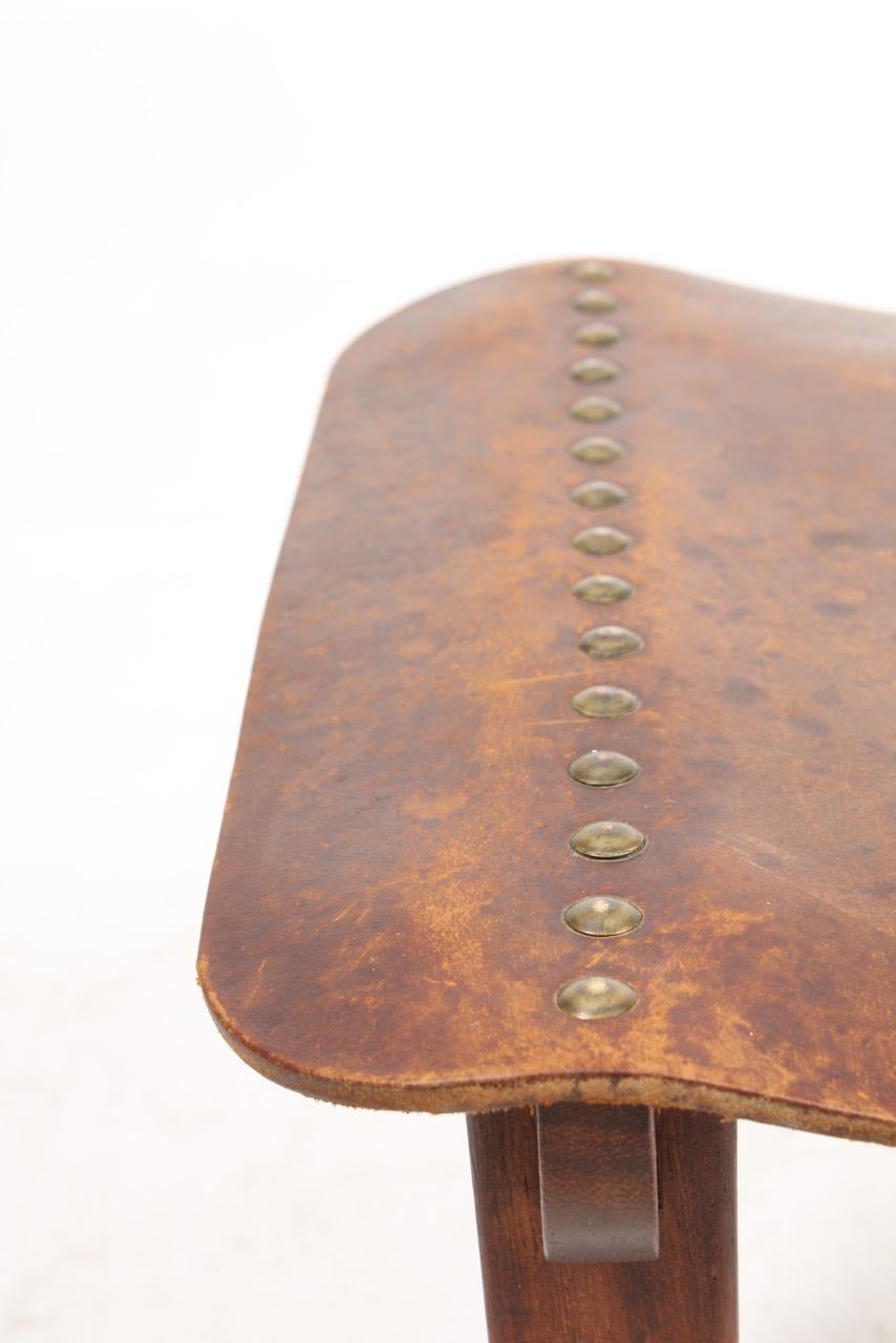 Danish Cabinetmaker Stool in Patinated Leather and Teak, 1940s In Good Condition In Lejre, DK