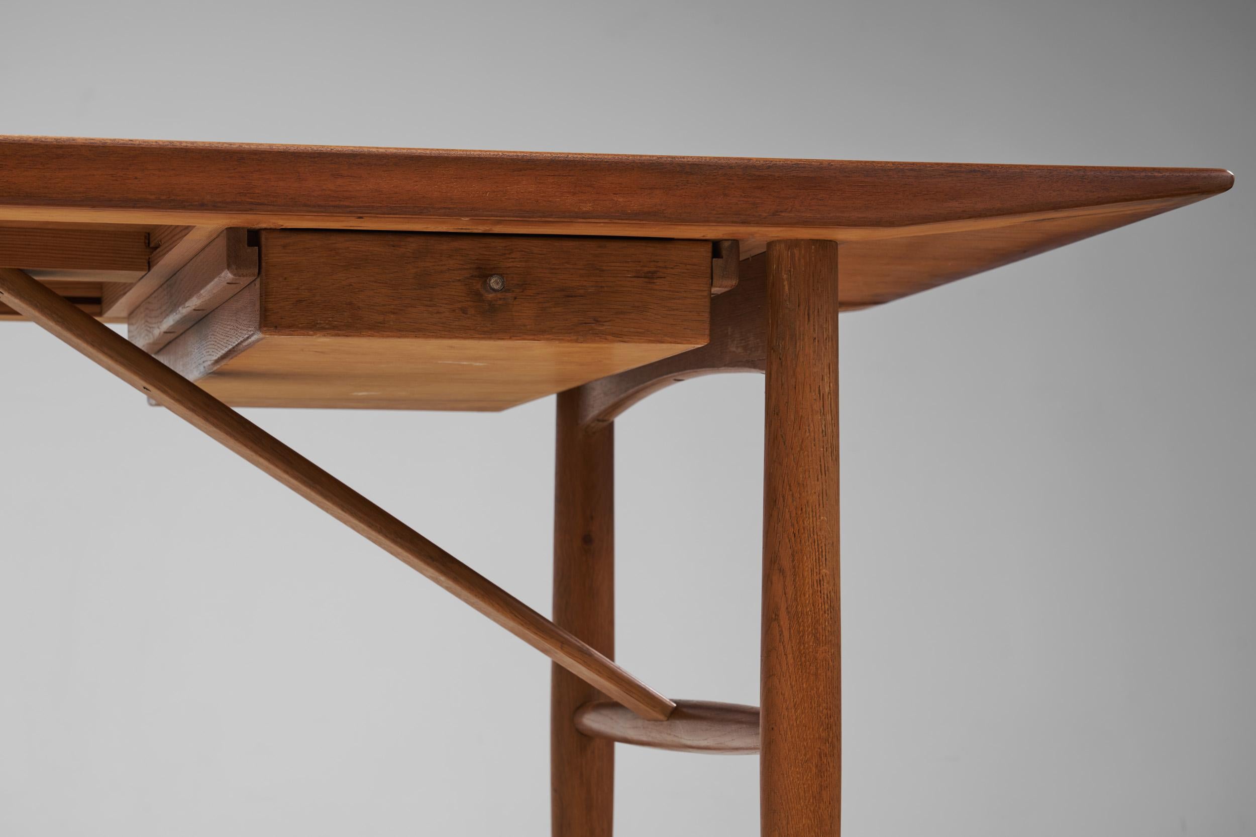 Danish Cabinetmaker Teak and Oak Desk with Drawers, Denmark, circa 1950s For Sale 11