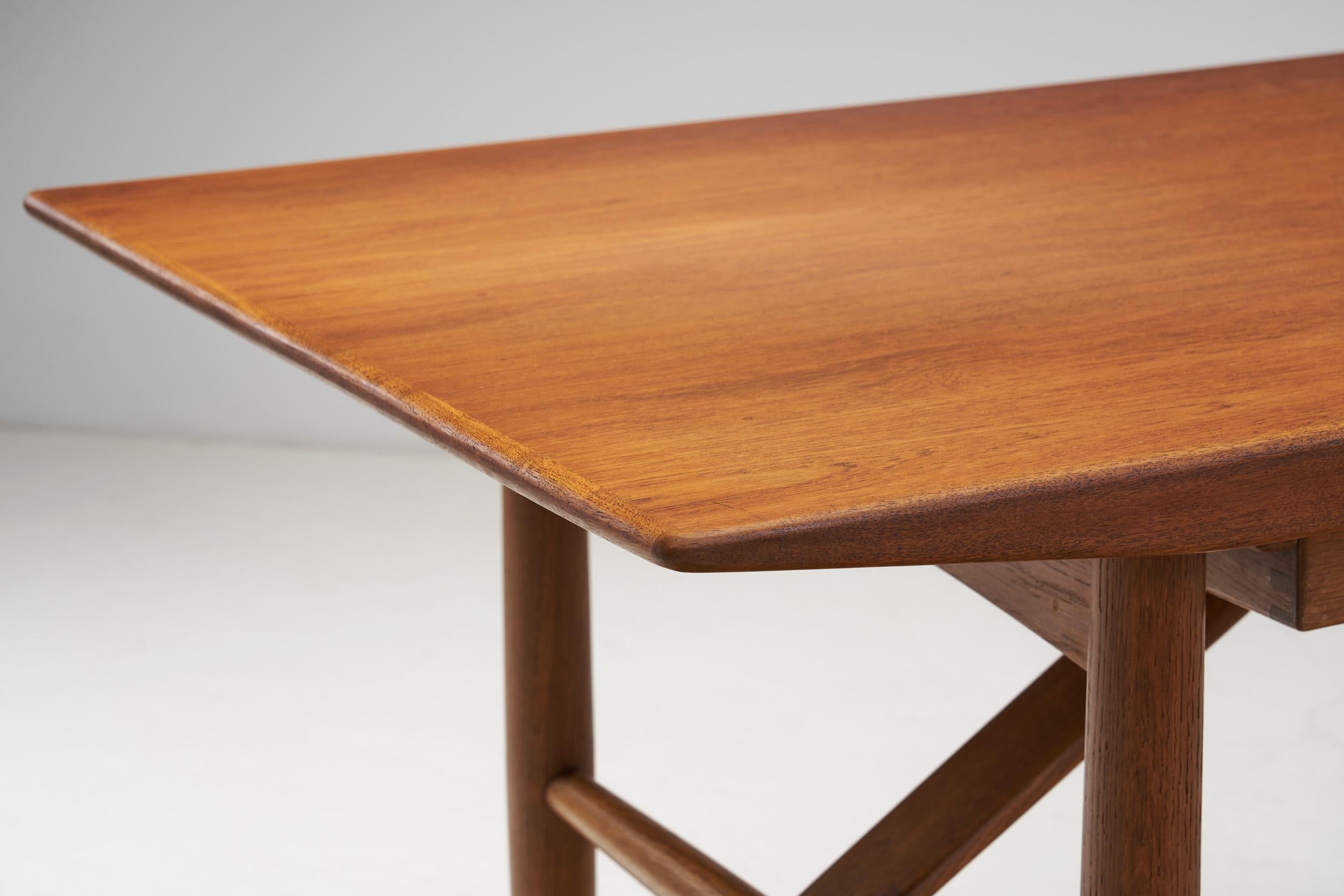 Scrivania danese in teak e Oak con cassetti, Danimarca, 1950 ca. in vendita 2