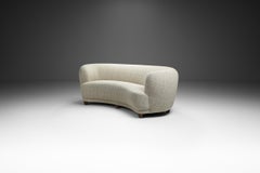Dänisches Tischler-Dreisitzer-Sofa mit gebeizten Holzbeinen, Dänemark, 1940er Jahre