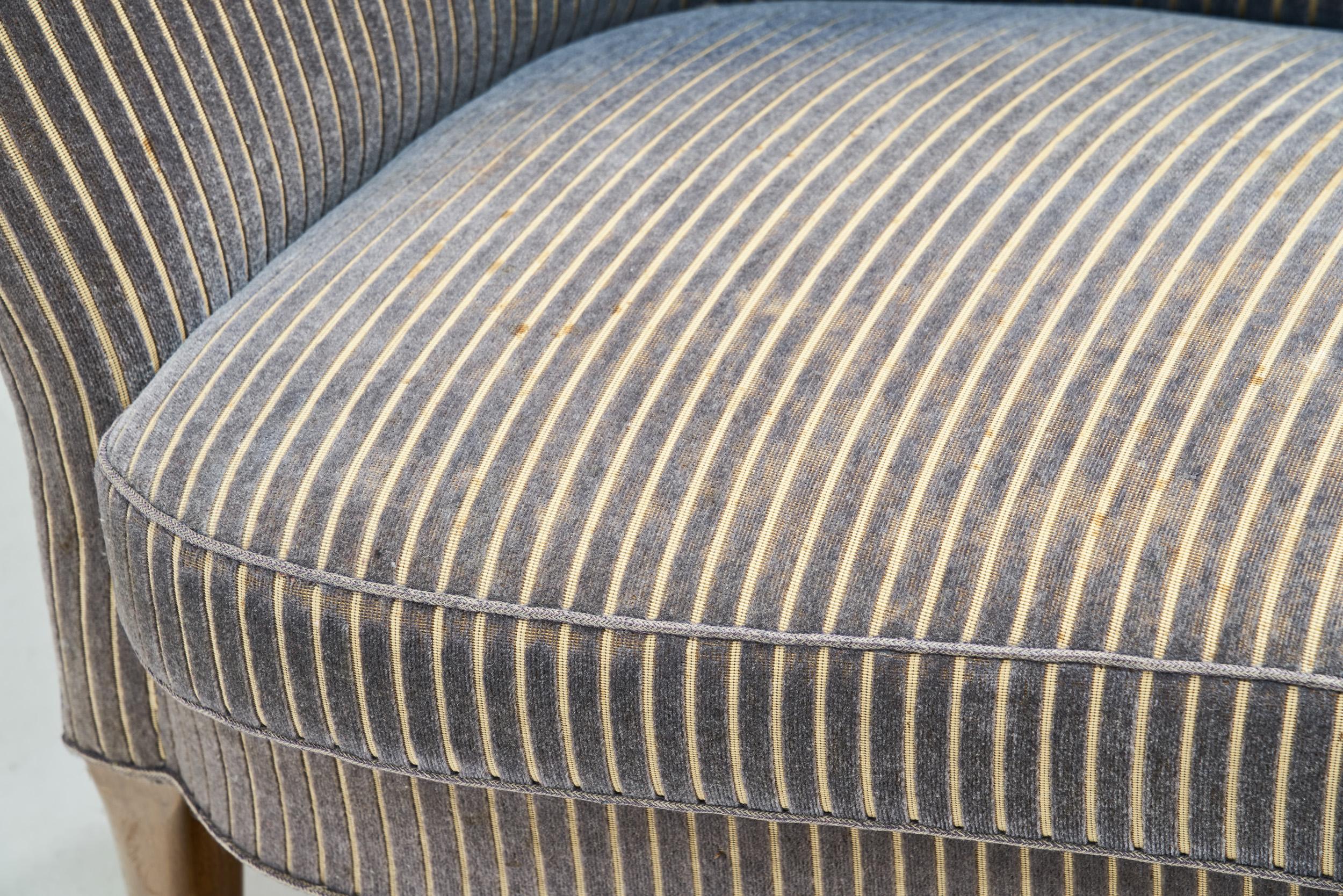 Danish Cabinetmaker Two-Seater Sofa with Striped Upholstery, Denmark 1940s For Sale 3