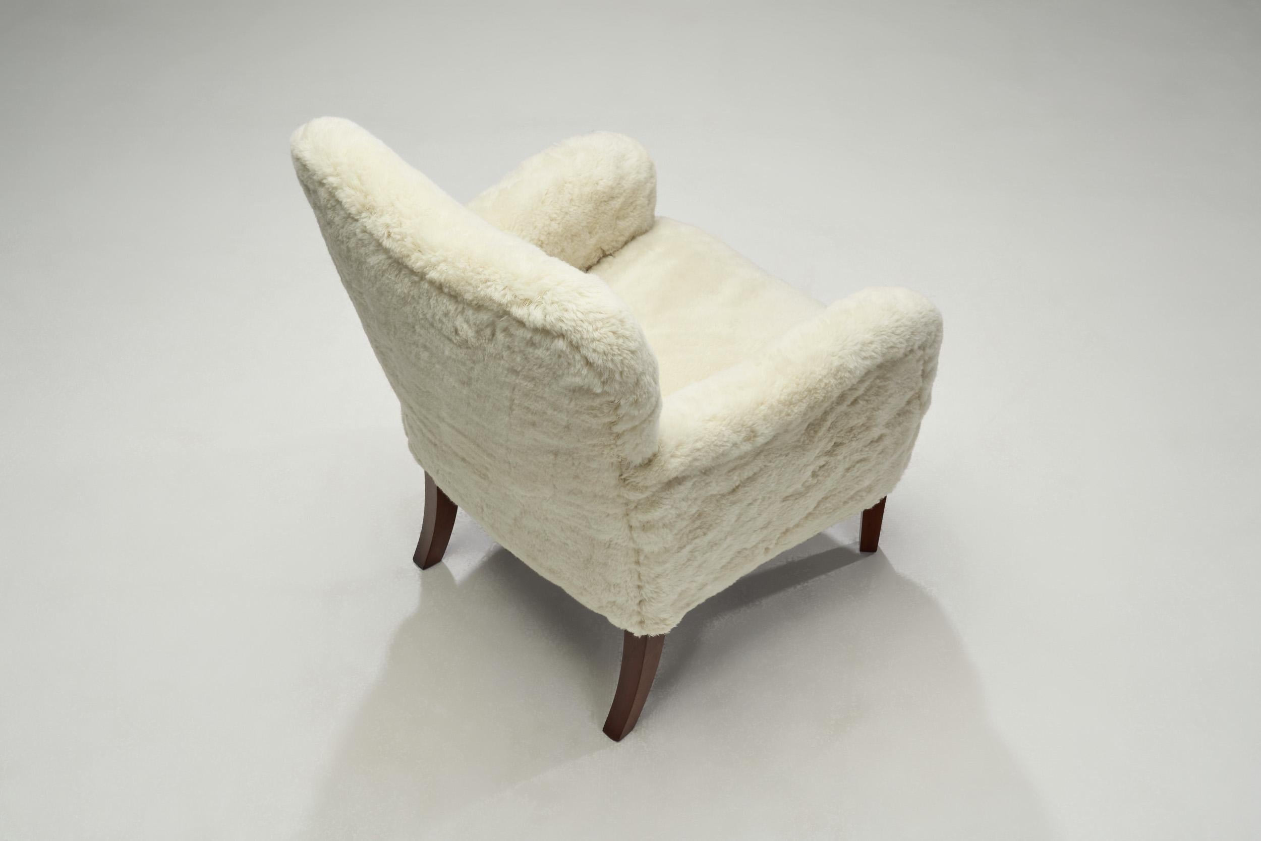 Danish Cabinetmaker Upholstered Easy Chairs, Denmark ca 1950s For Sale 4