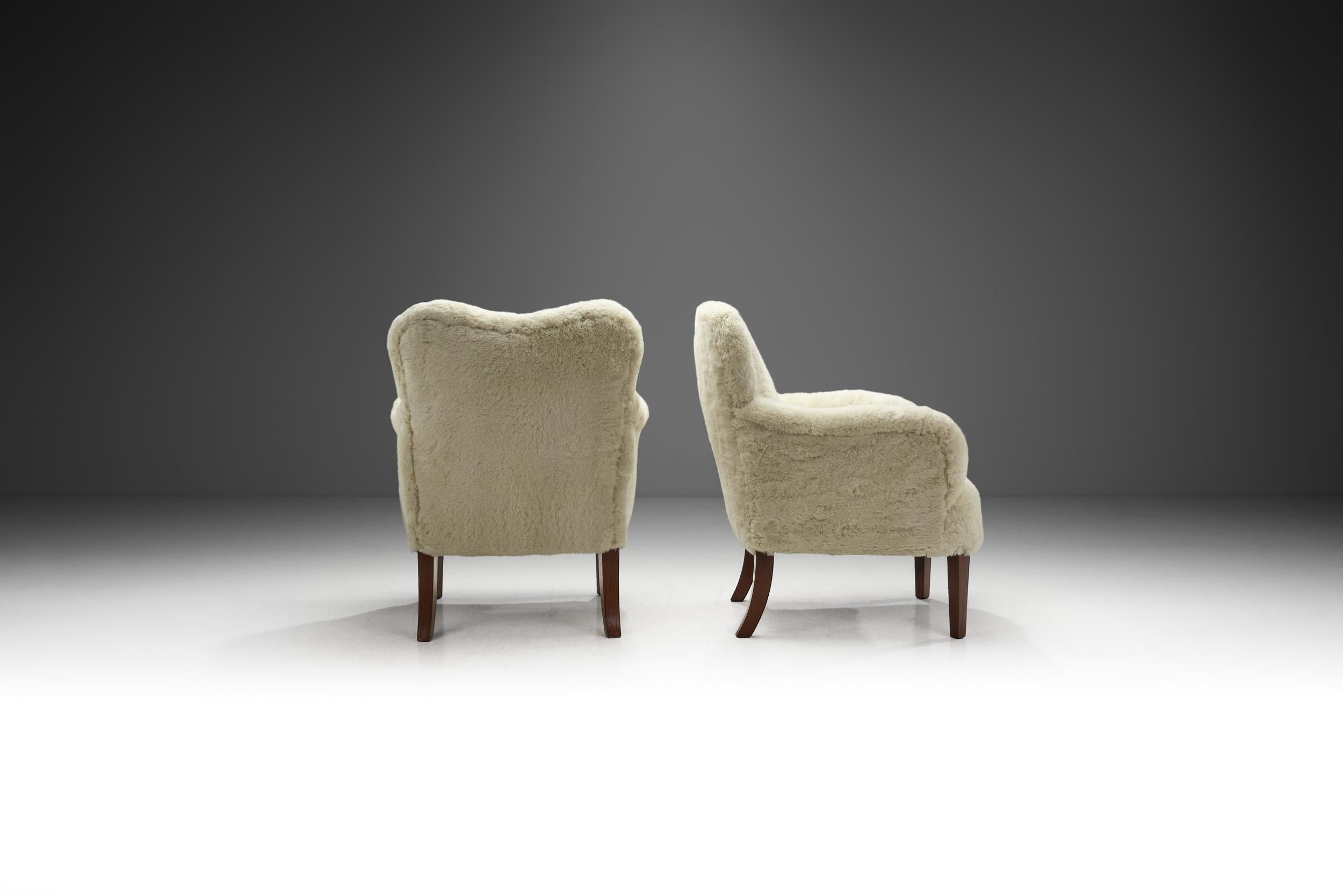 Danish Cabinetmaker Upholstered Easy Chairs, Denmark ca 1950s In Good Condition For Sale In Utrecht, NL