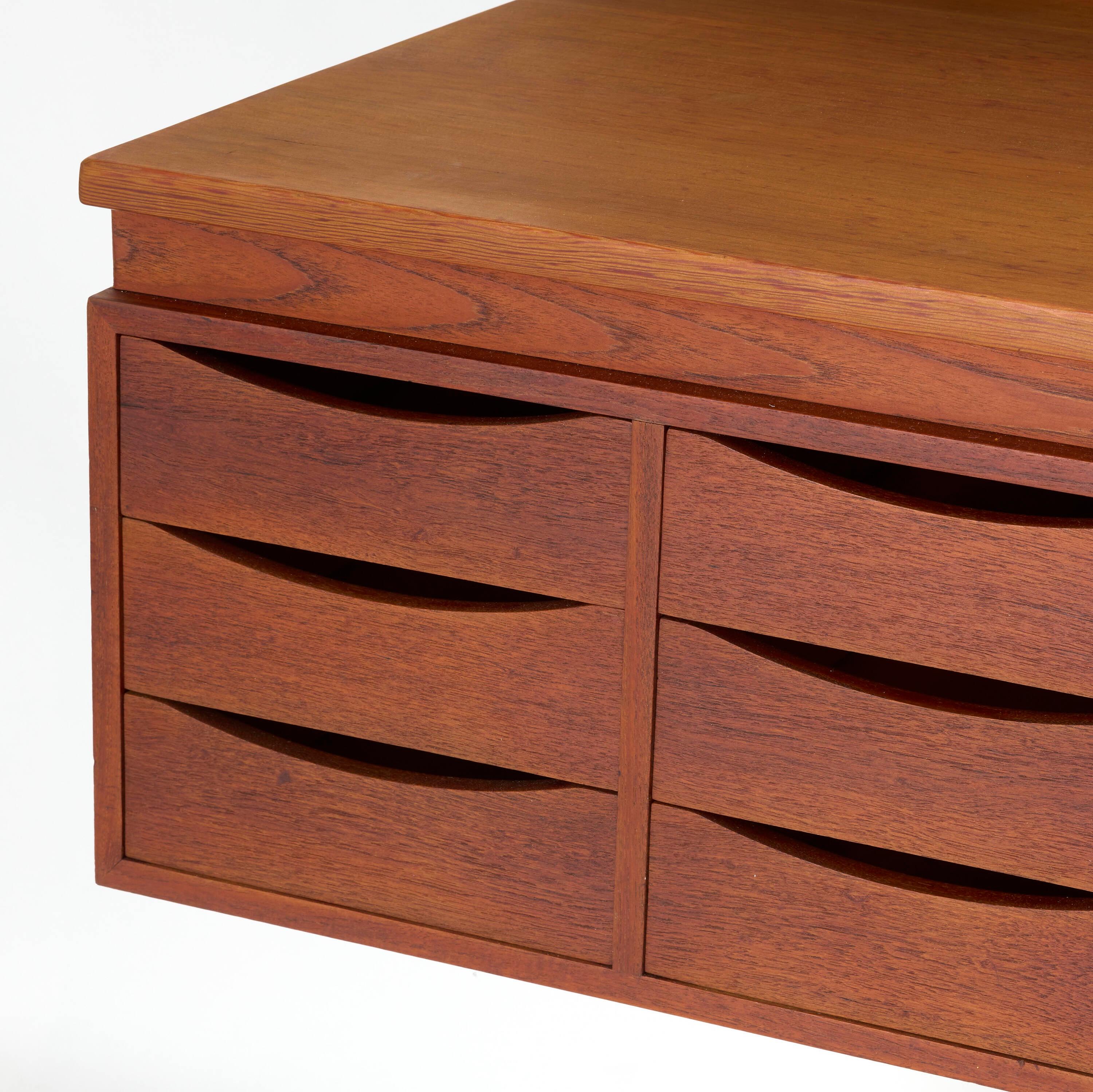 Mid-Century moderno Armadietto danese a muro in vendita