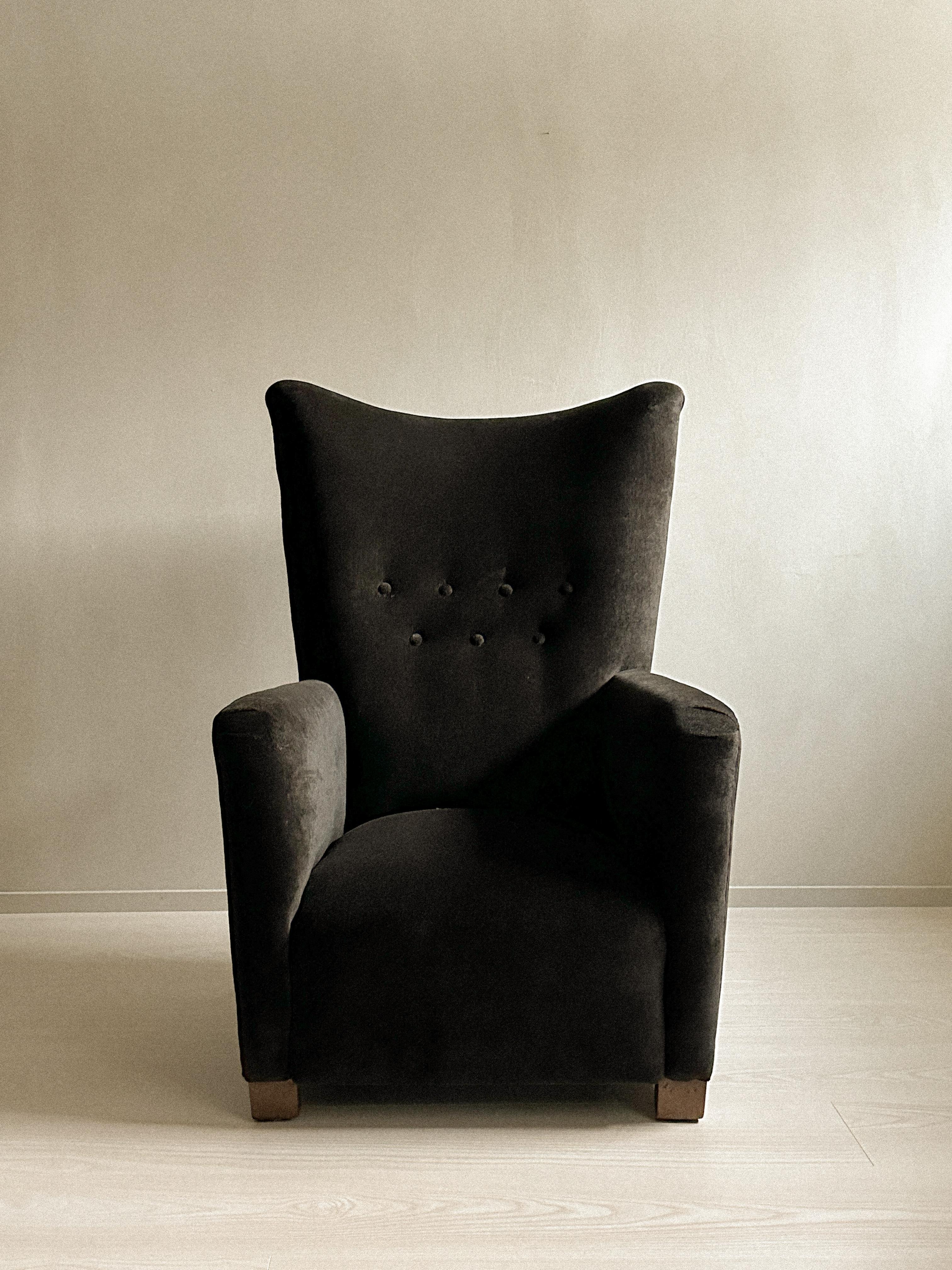 Danish Cabinetmaker Wing Back Chair in Wool Velour, Denmark, 1940s For Sale 5