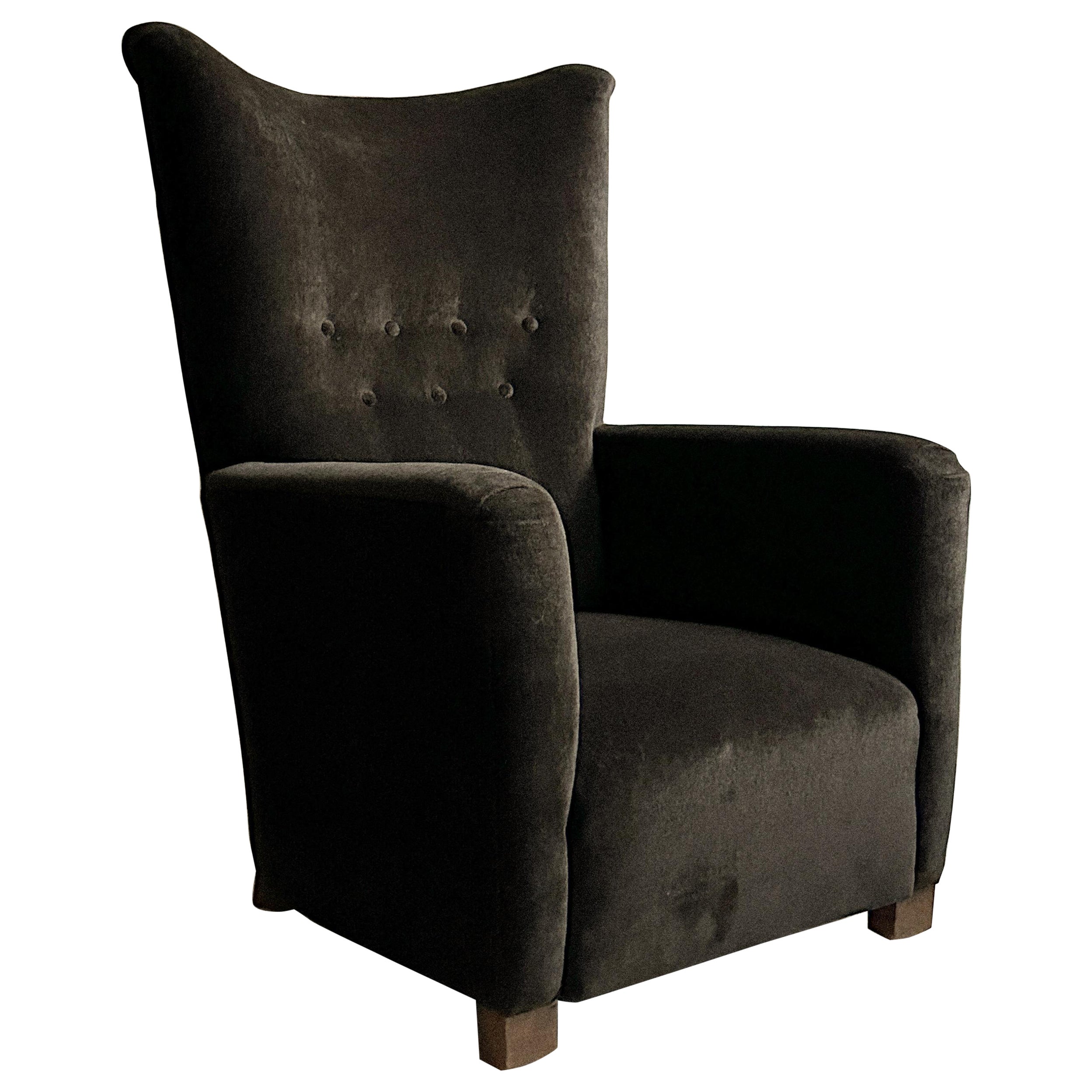 Dänischer Schreiner-Ohrensessel mit Flügellehne aus Woll Velour, Dänemark, 1940er Jahre
