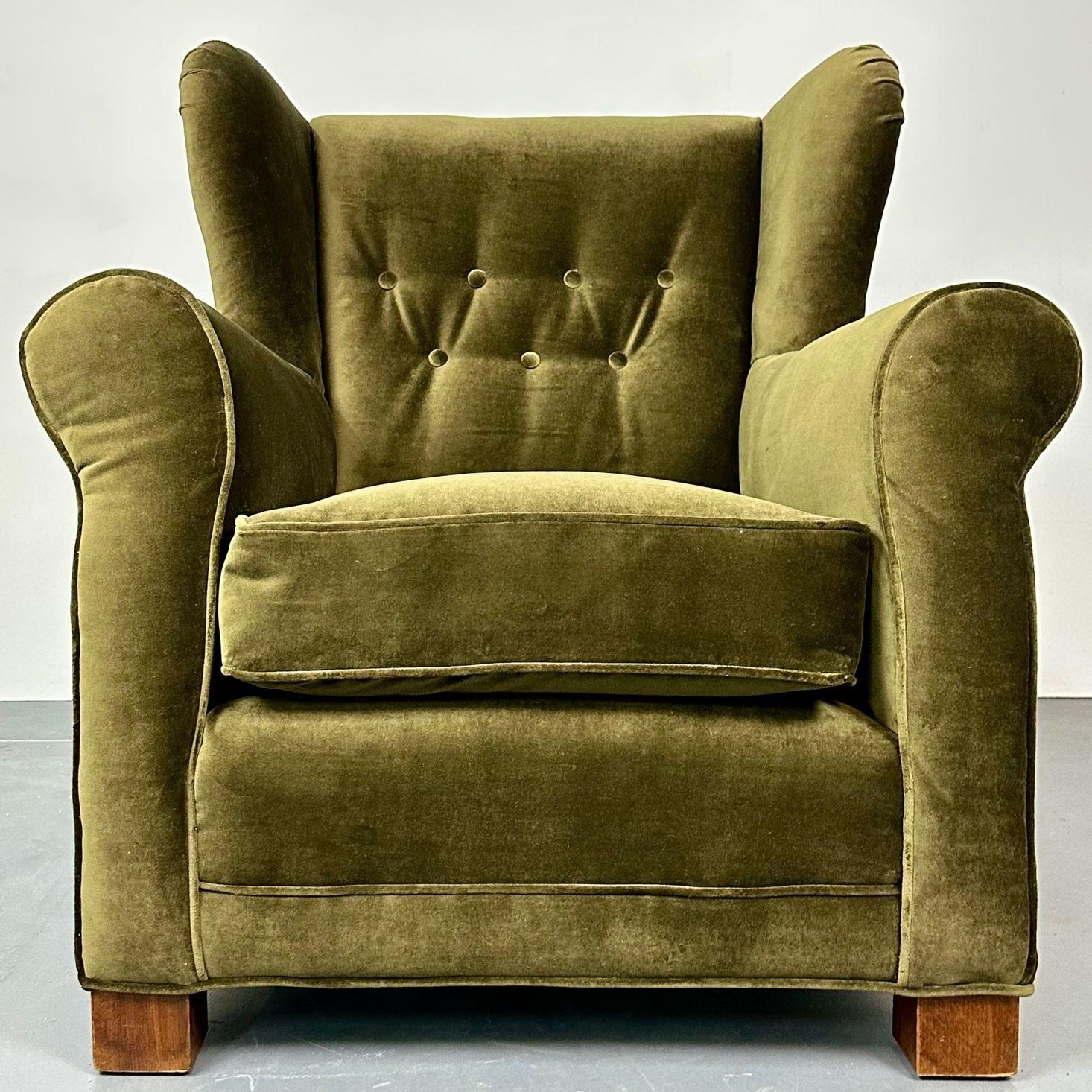 Mid-Century Modern Danish Cabinetmaker Wingback / Lounge Chair, Scroll Arm, Fritz Hansen Style For Sale