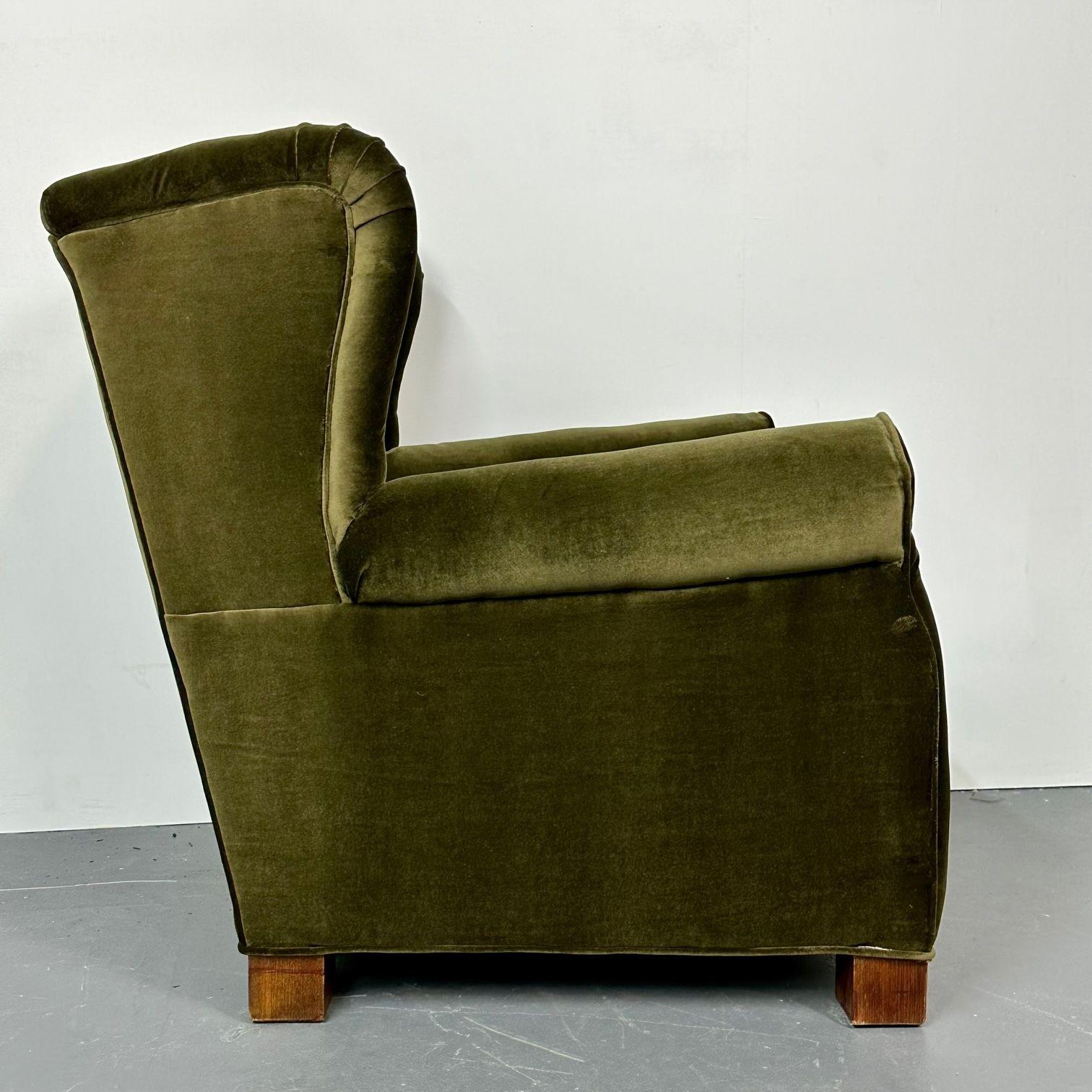 Danish Cabinetmaker Wingback / Lounge Chair, Scroll Arm, Fritz Hansen Style In Good Condition For Sale In Stamford, CT