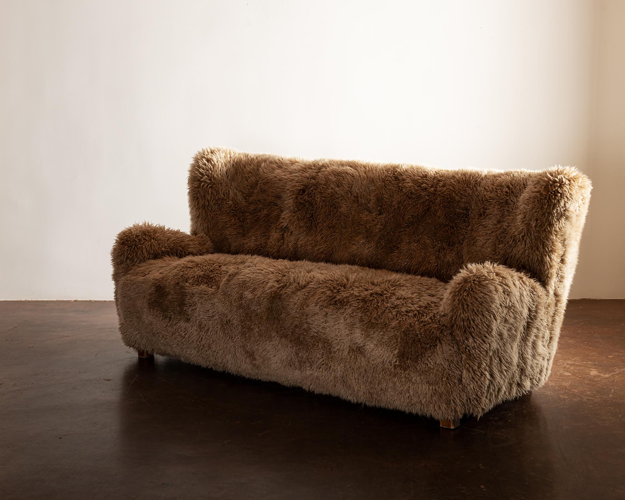 Danish Cabinetmaker's Sofa in Long-Haired Honey Sheepskin, 1960s 6