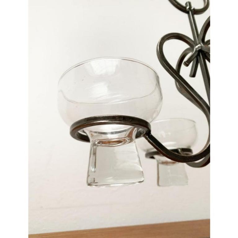 Candelabro danés de metal y cristal, años 60 en venta 1