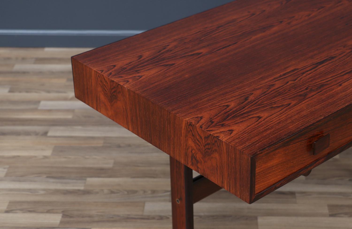 Expertly Restored - Danish Cantilever Floating Rosewood Desk by Georg Petersens  For Sale 5